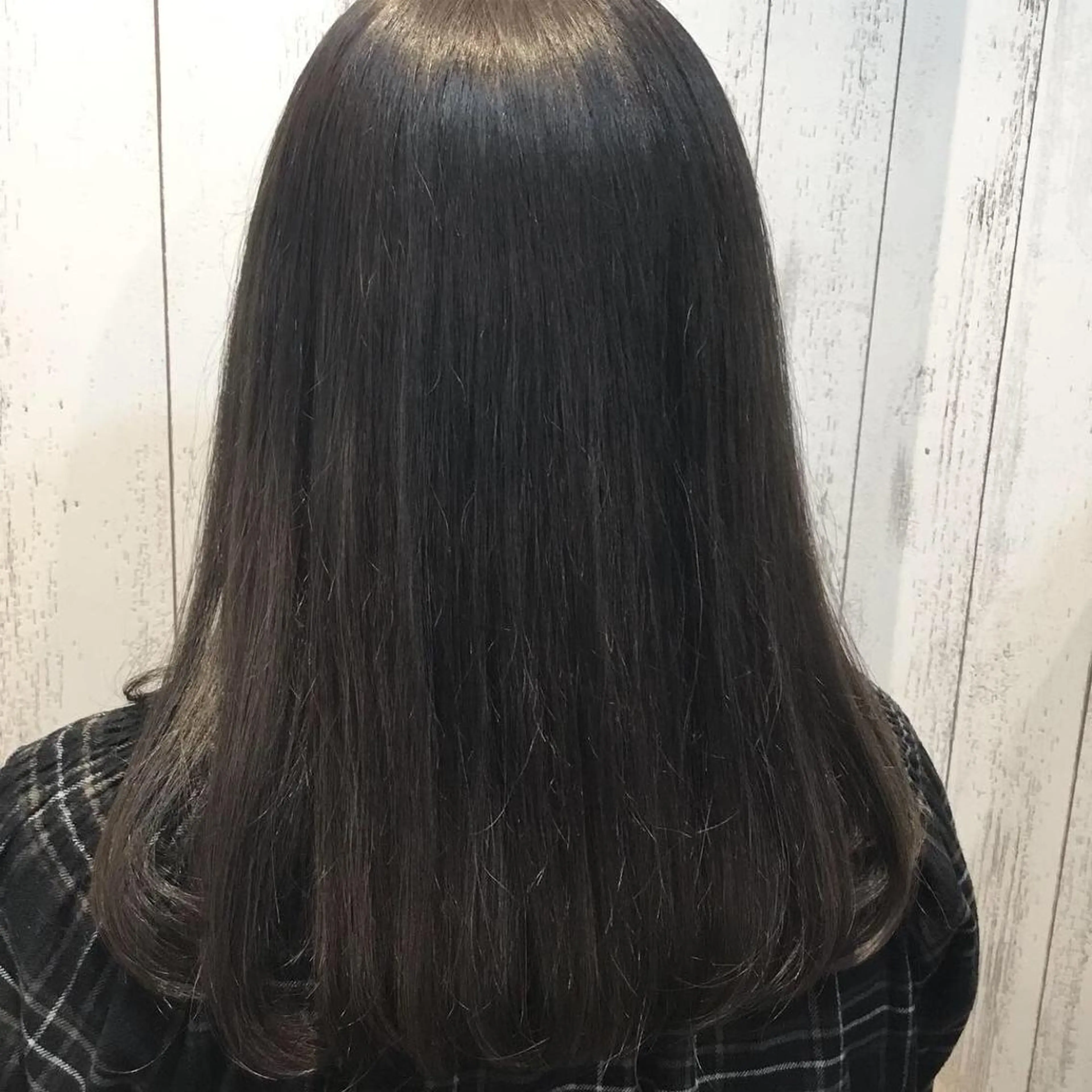 セミロング カラー パーマ 金崎 新吾のヘアスタイル