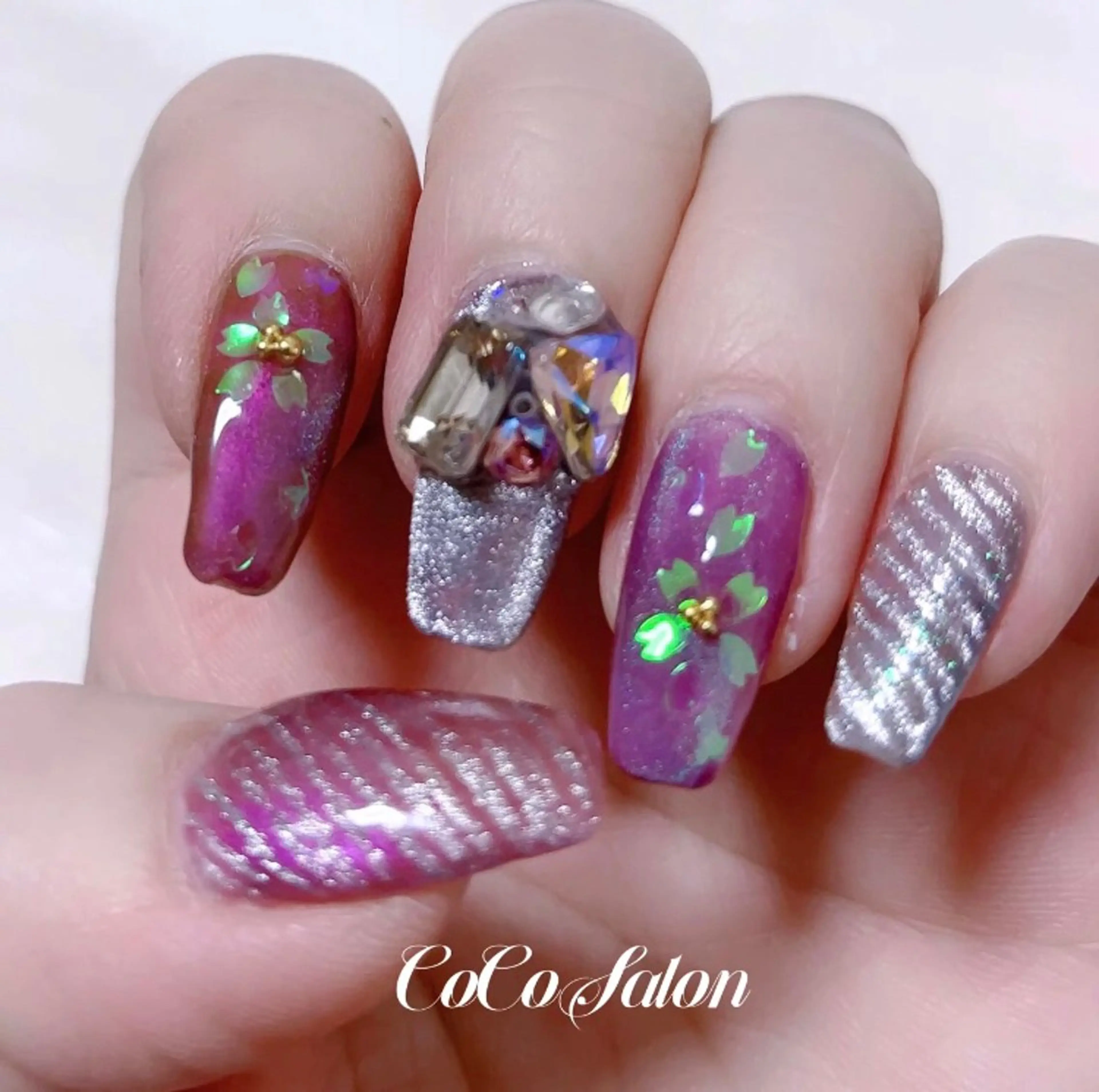 ネイル 桜ネイル フラワーネイル ジェルネイル マグネットネイル 春ネイル CoCo Salon ネイル/睫毛/脱毛のネイルデザイン