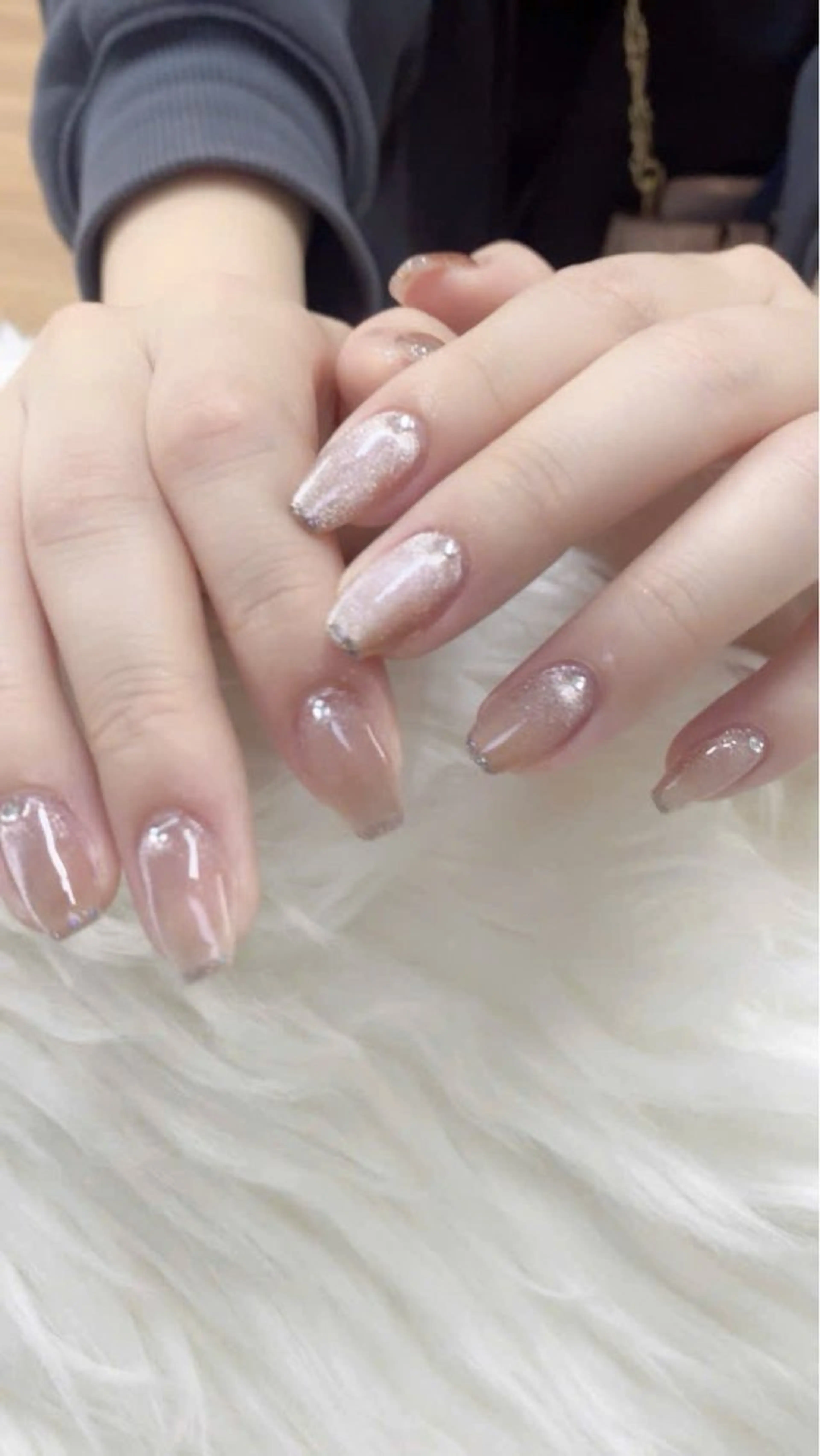 ネイル フレンチネイル グラデーション キラキラネイル 韓国ネイル マグネットネイル ハンドネイル ハンドケア Hara Nail 【パラジェル使用】のネイルデザイン