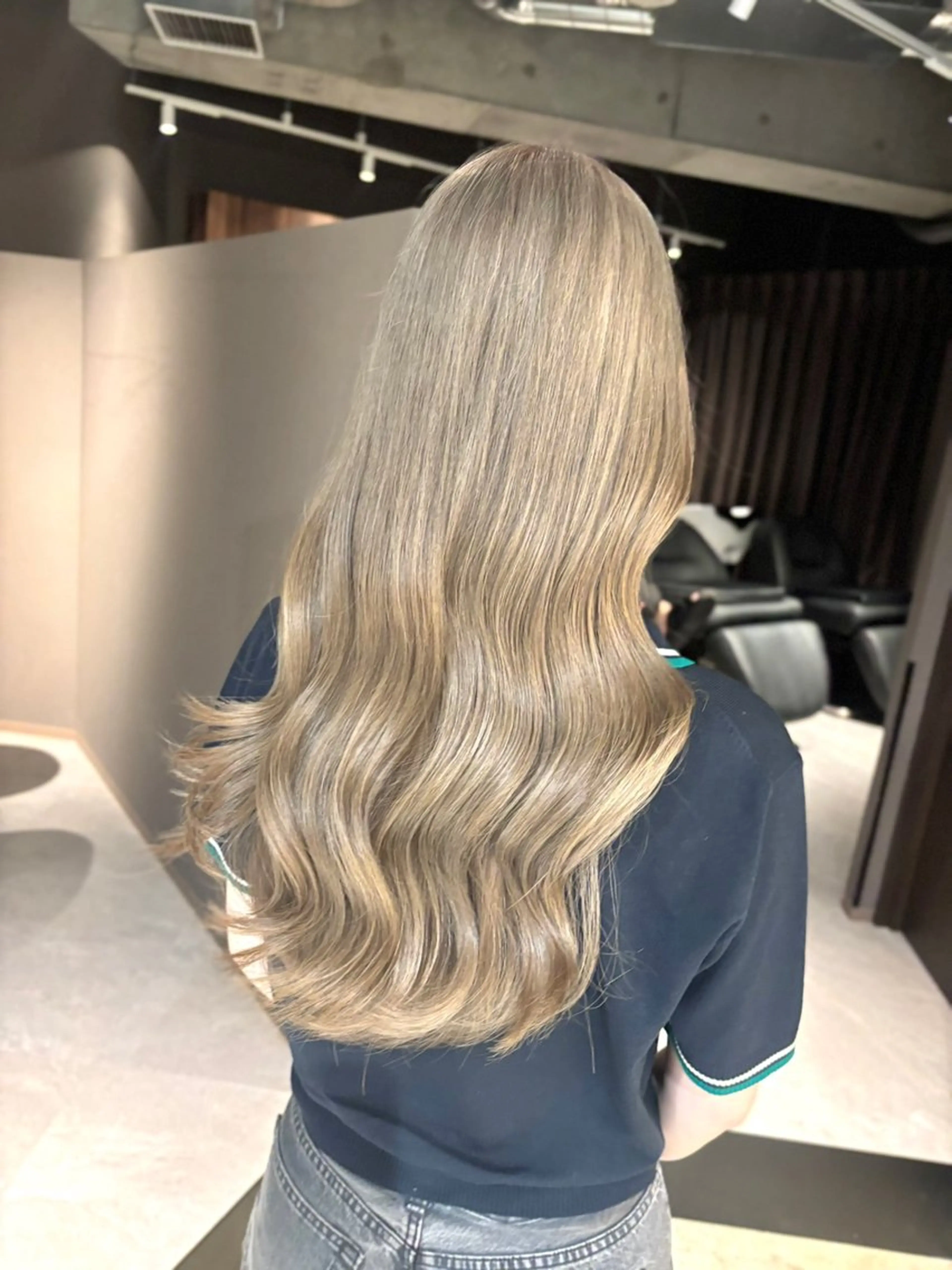 ロング カラー ヘアカラー トリートメント 透明感カラー・レイヤ ー🎀amika🎀のヘアスタイル