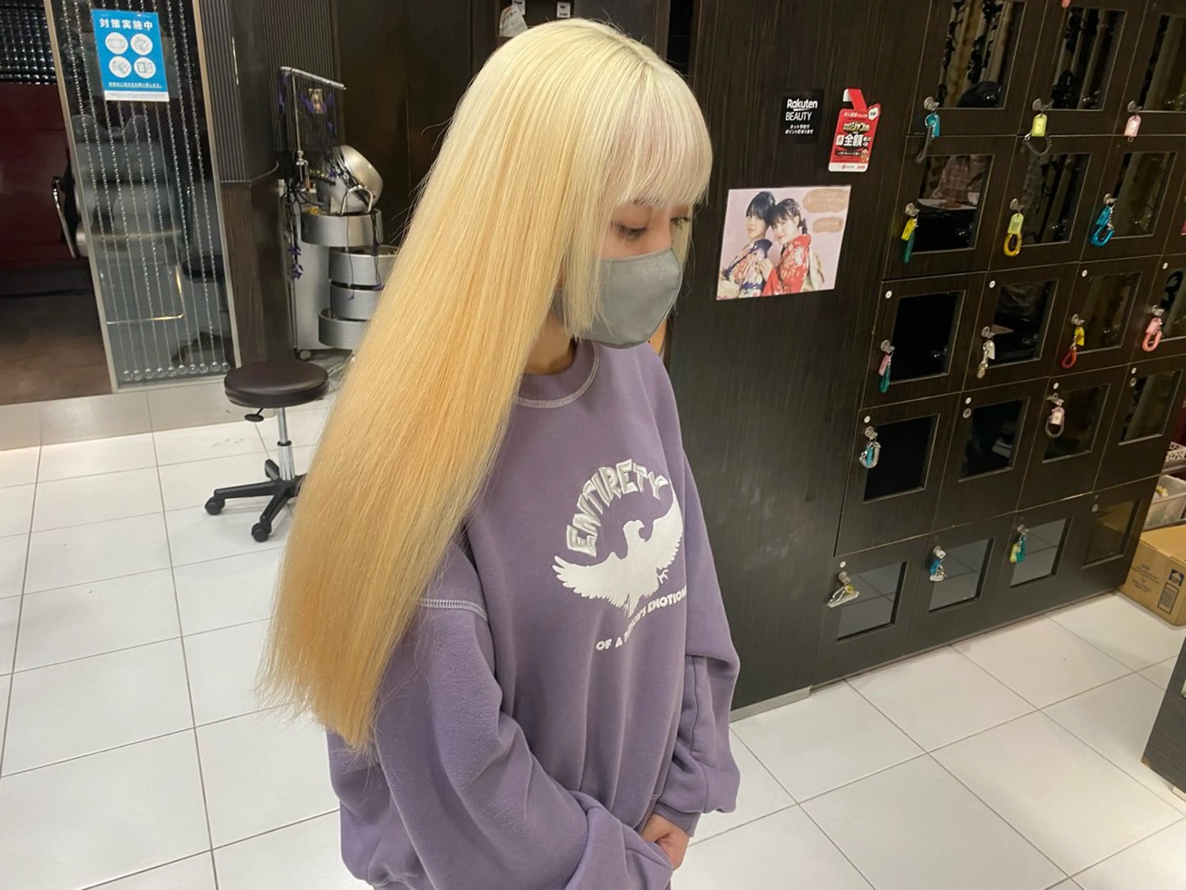 ロング ヘアカラー ホワイト/店長/カラ ー講師/錦糸町/岩崎のヘアスタイル