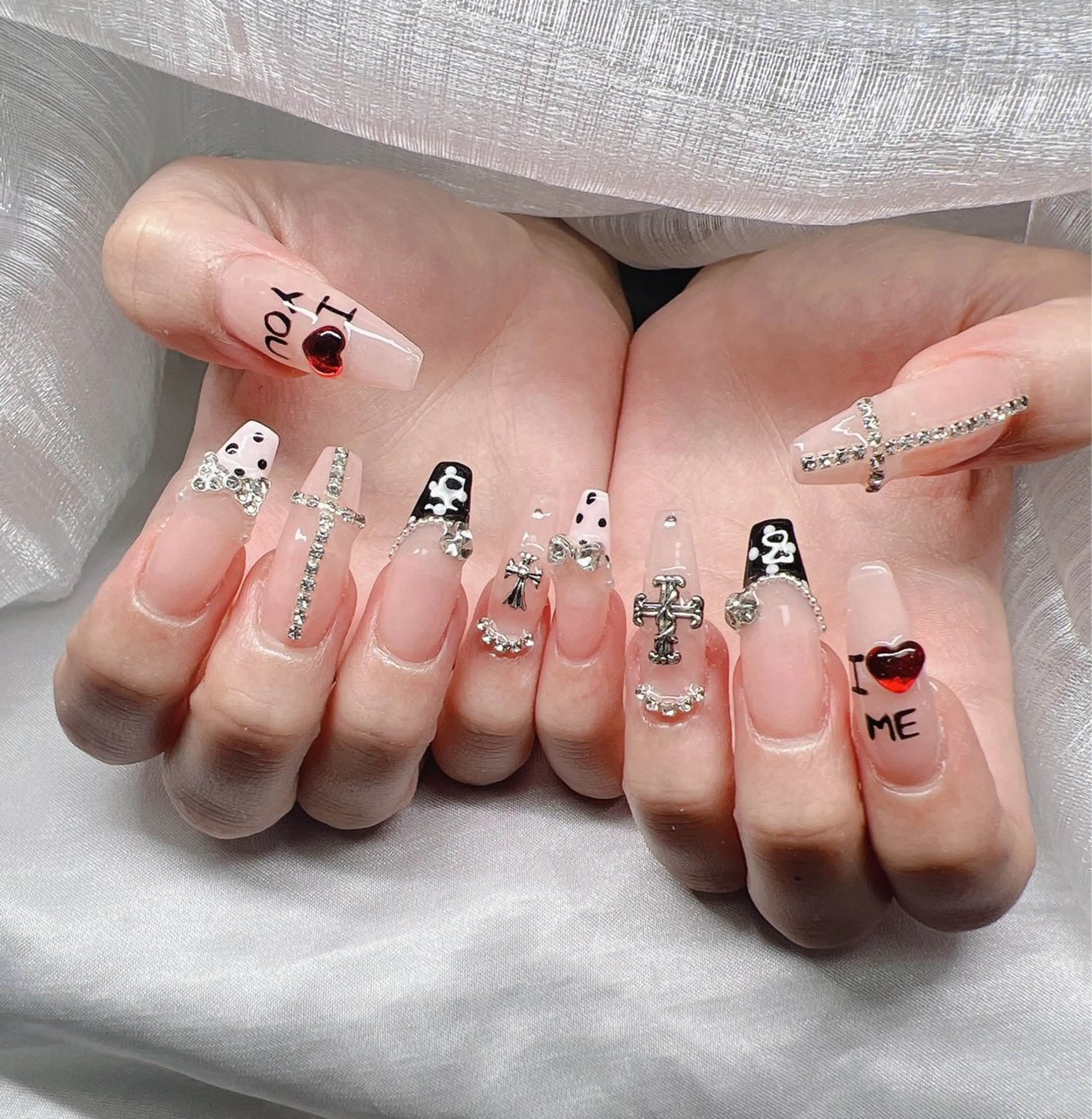 ネイル ハンドネイル Lee Nailsのネイルデザイン