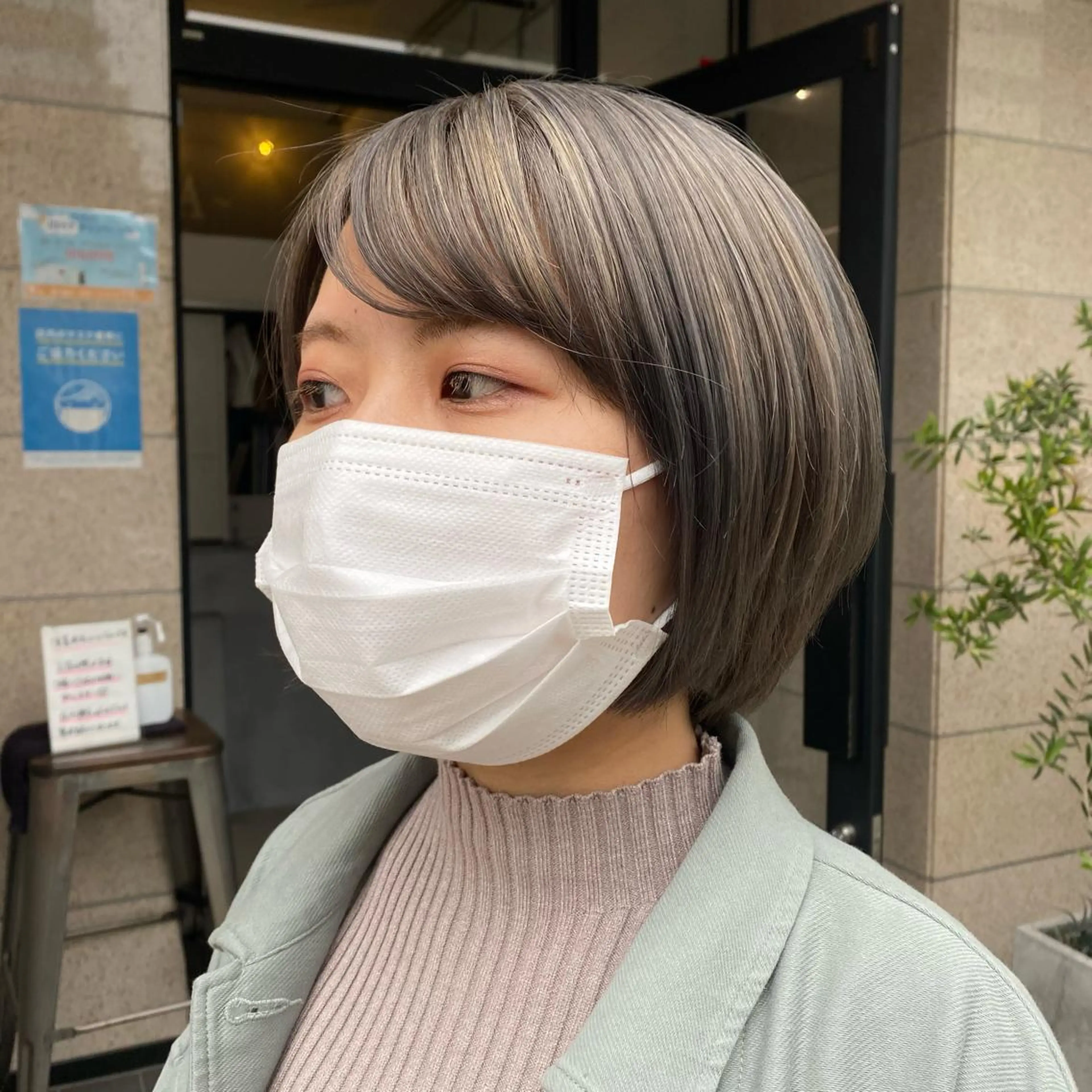 ショート カラー ブリーチ デザインカラー 艶髪🌟髪質改善✨ Zinaヤマダ チサのヘアスタイル