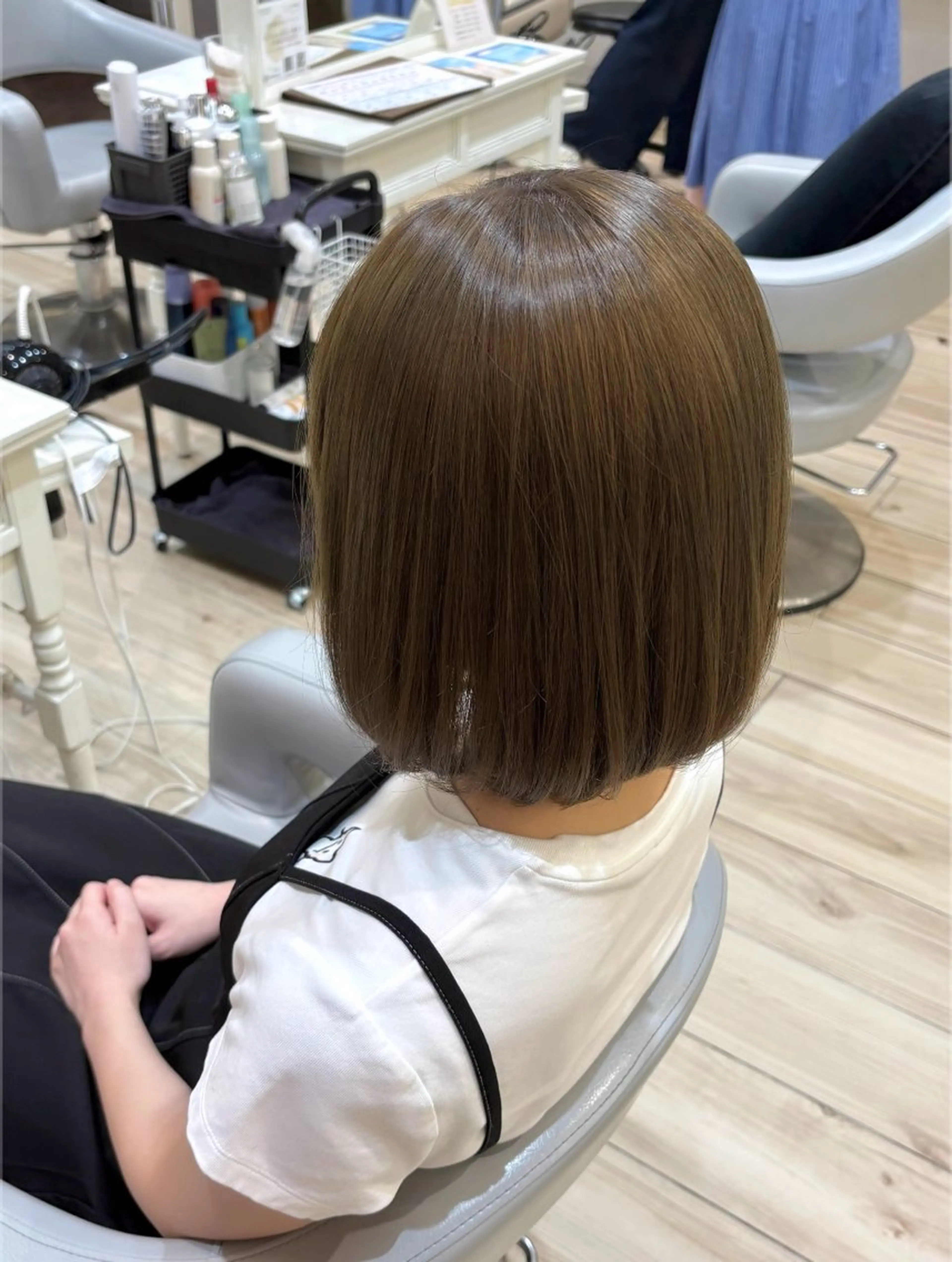 ミディアム カラー ベージュカラー イルミナカラー オリーブベージュ ボブ カット ヘアカラー ✧HINA✧ 韓国風/レイヤーのヘアスタイル