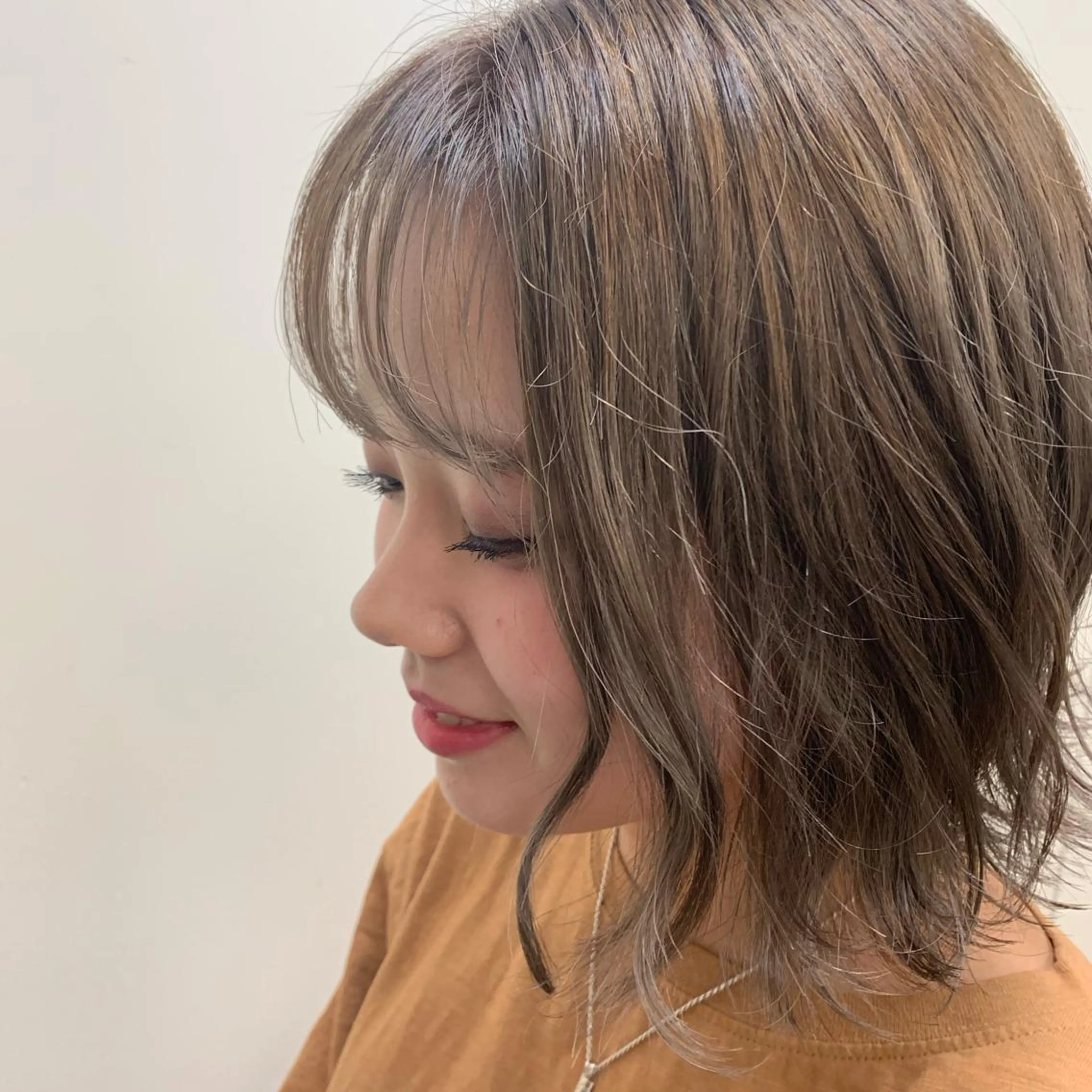 ショート カラー ヘアアレンジ サナ🌱 切りっぱなしボブのヘアスタイル