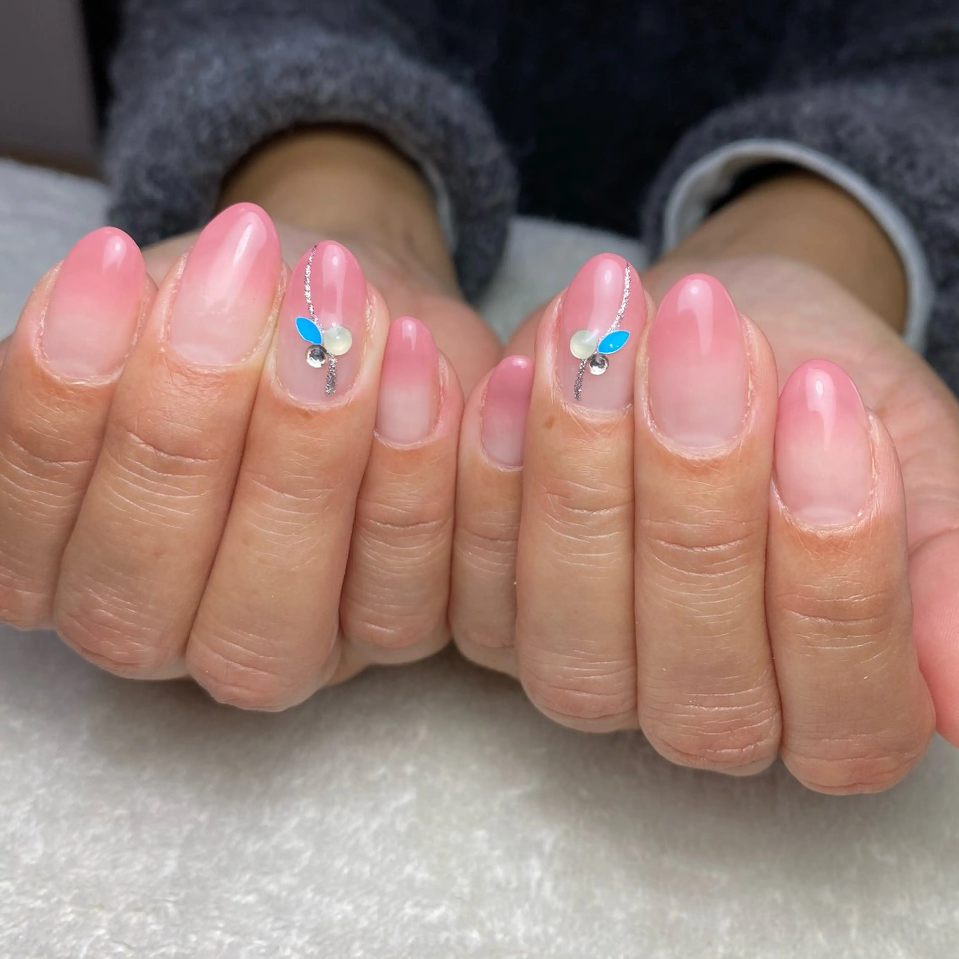 ネイル グラデーション ピンク 春ネイル ハンドネイル COCO+所属・COCO +のエステ・リラクイメージ