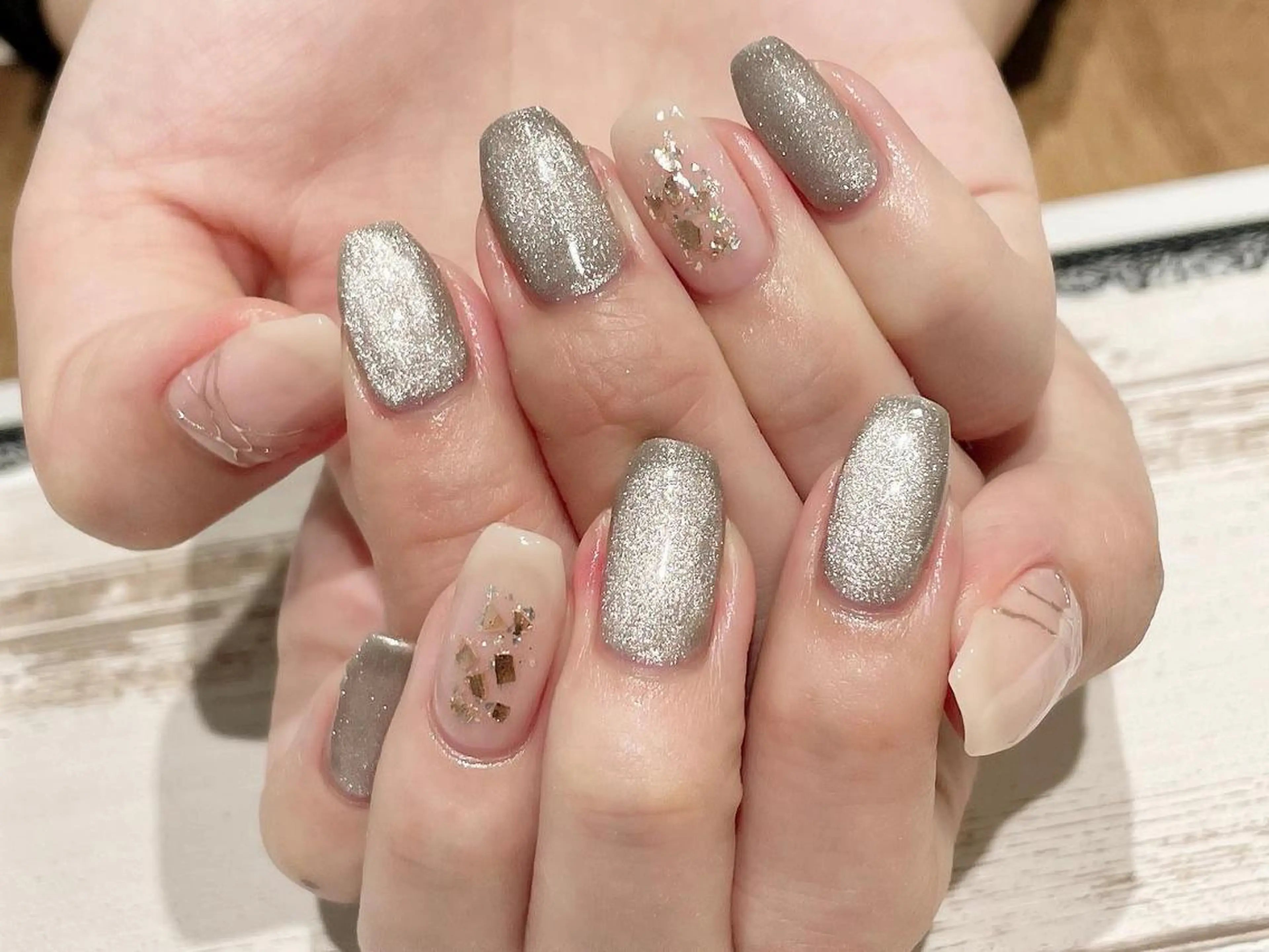 ネイル マツエク・マツパ まつげパーマ ボリュームラッシュ ジェルネイル マグネットネイル ニュアンスネイル 髙橋 敦子のネイルデザイン