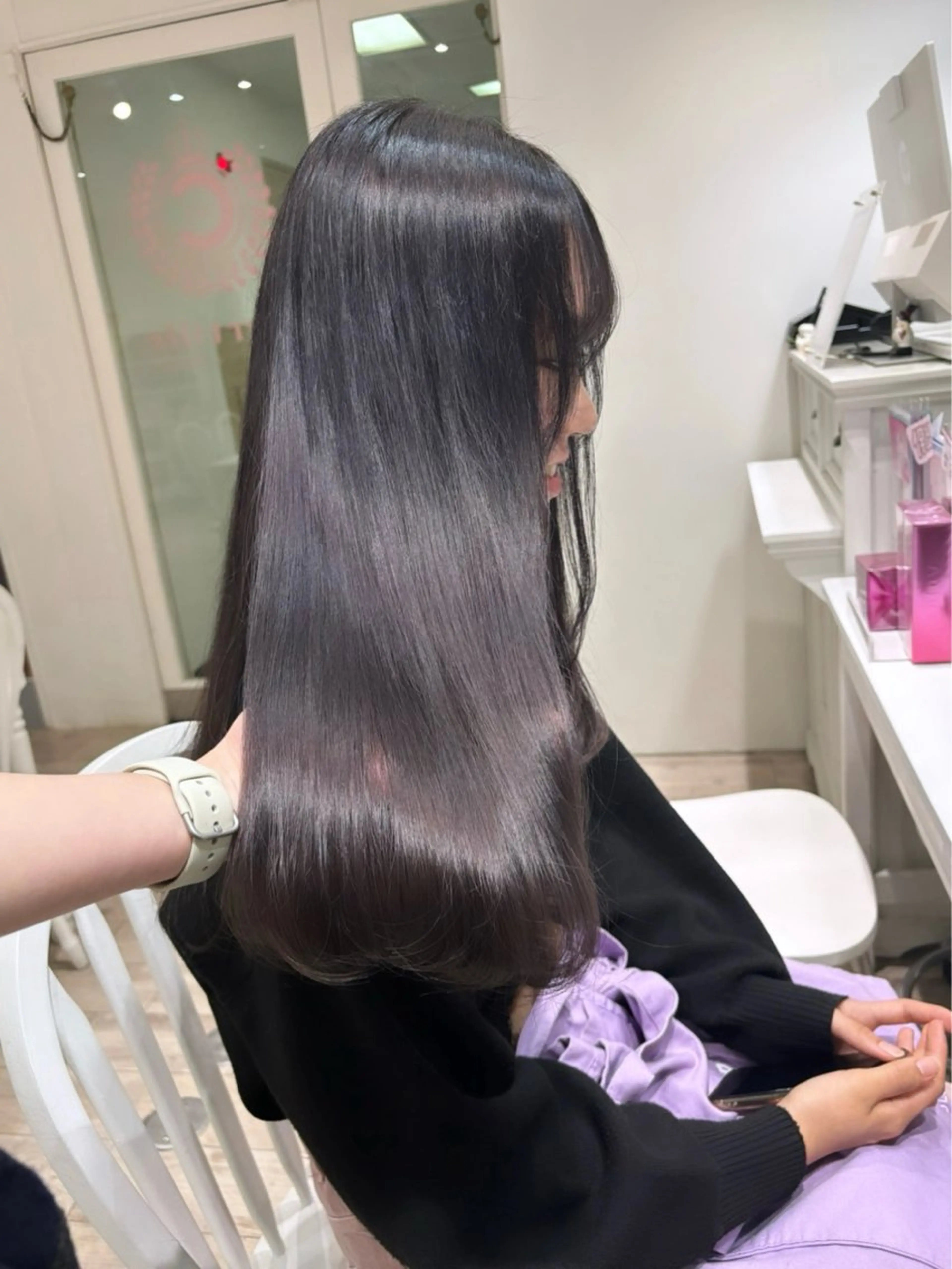 ロング カラー ブリーチ 透明感カラー ディープラベンダー ラベンダーカラー ヘアカラー トリートメント Eliss 堀江所属・暖色カラー🎀 門内 梨真のヘアスタイル
