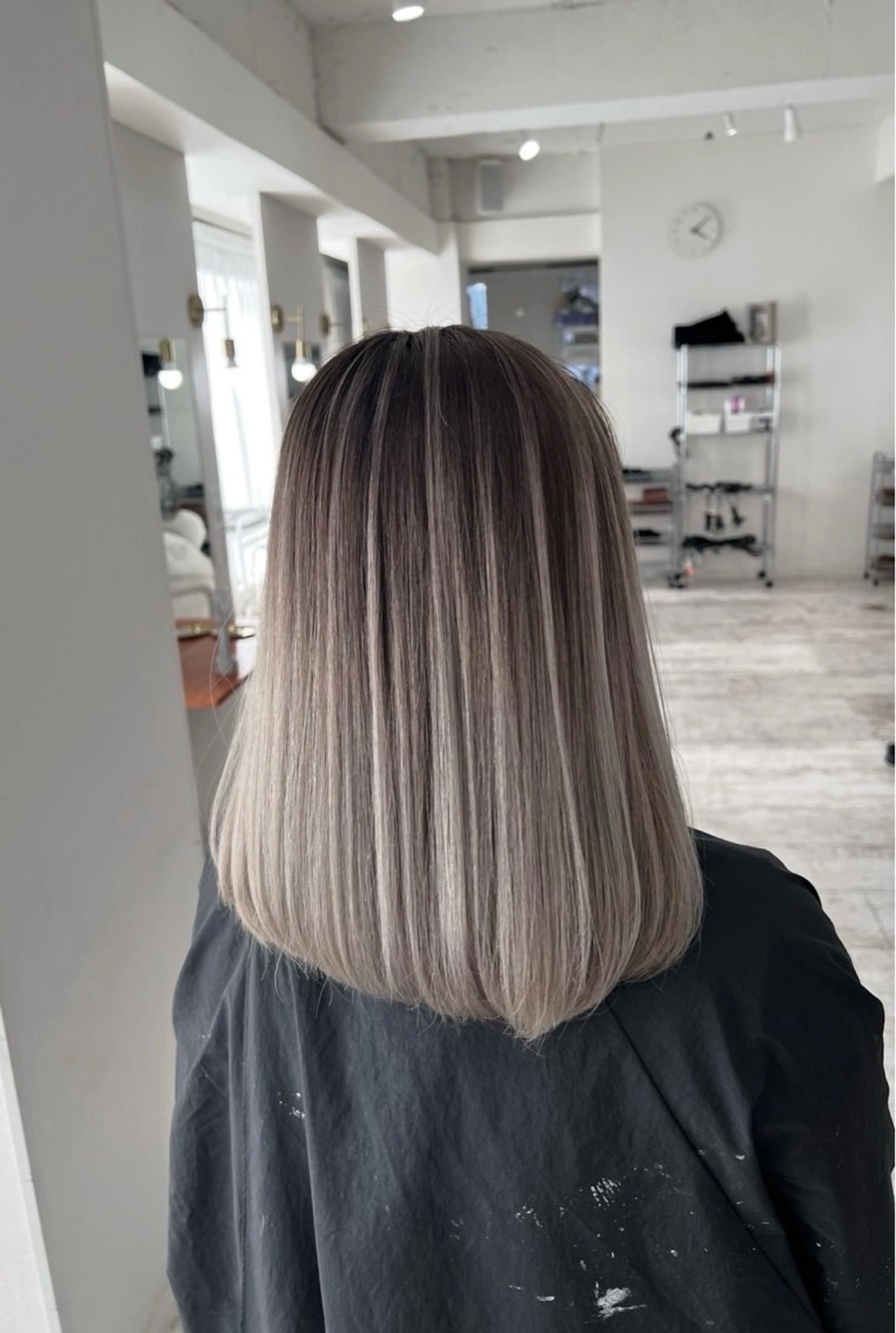 ミディアム カラー バレイヤージュ グレージュ レイヤーカット ヘアカラー トリートメント ROBIN所属・指名数No.1 /NAOYAのヘアスタイル