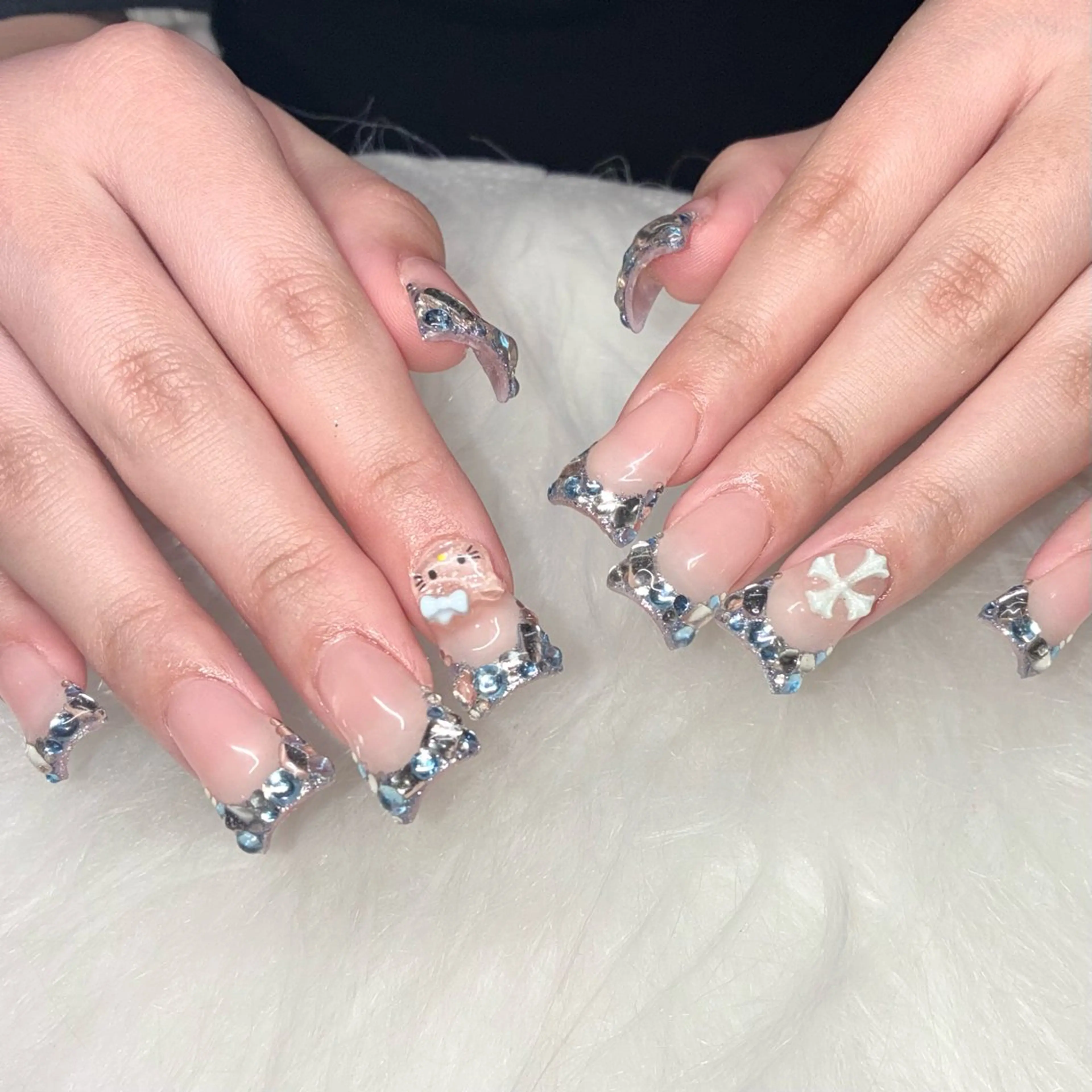 ネイル フレンチネイル ショートネイル ストーンネイル ハンドネイル Nail ヌシん家 AKANEのネイルデザイン