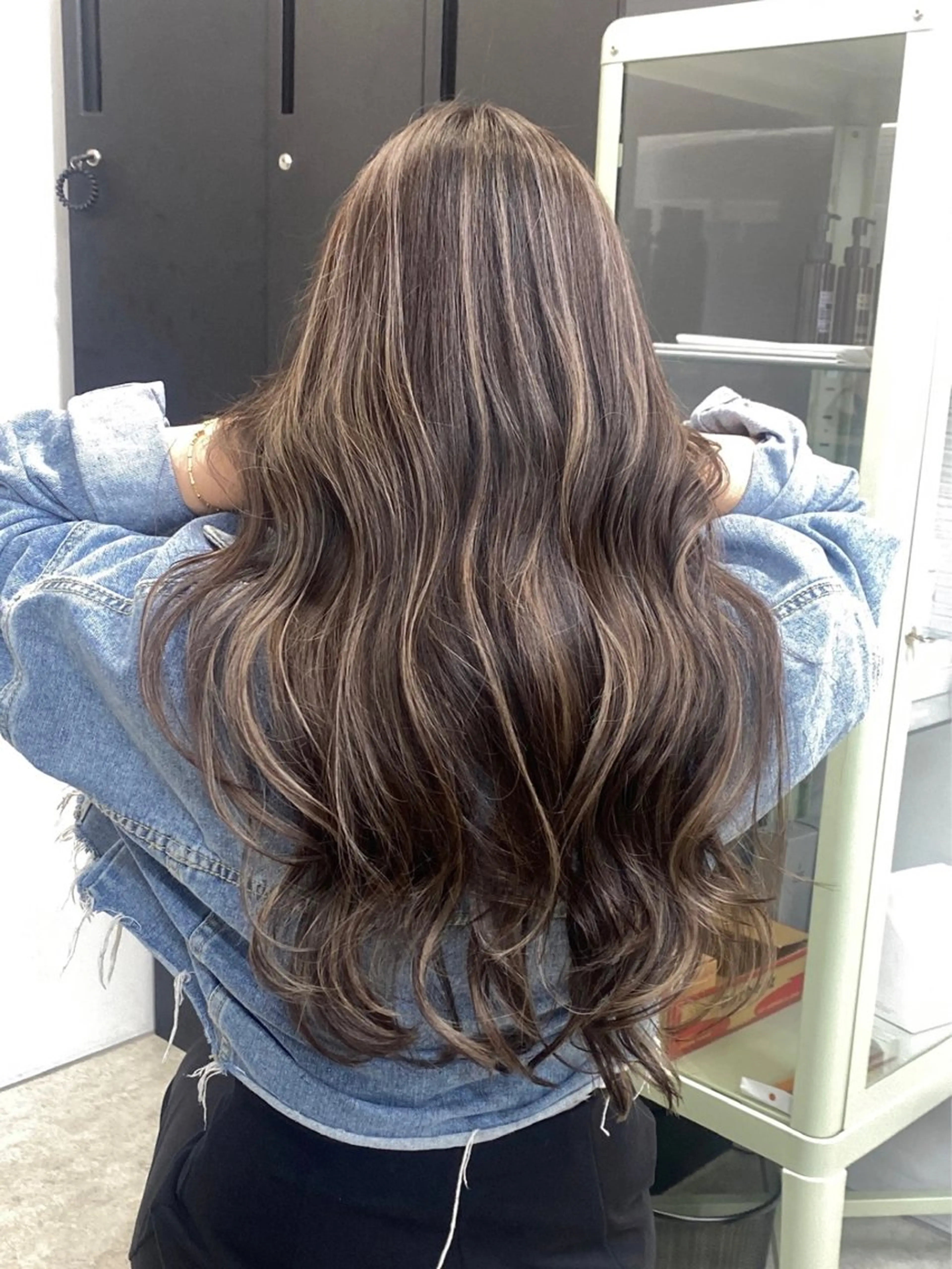 ロング カラー ヘアカラー ハイライト、レイヤー カット/西梅田/中西のヘアスタイル