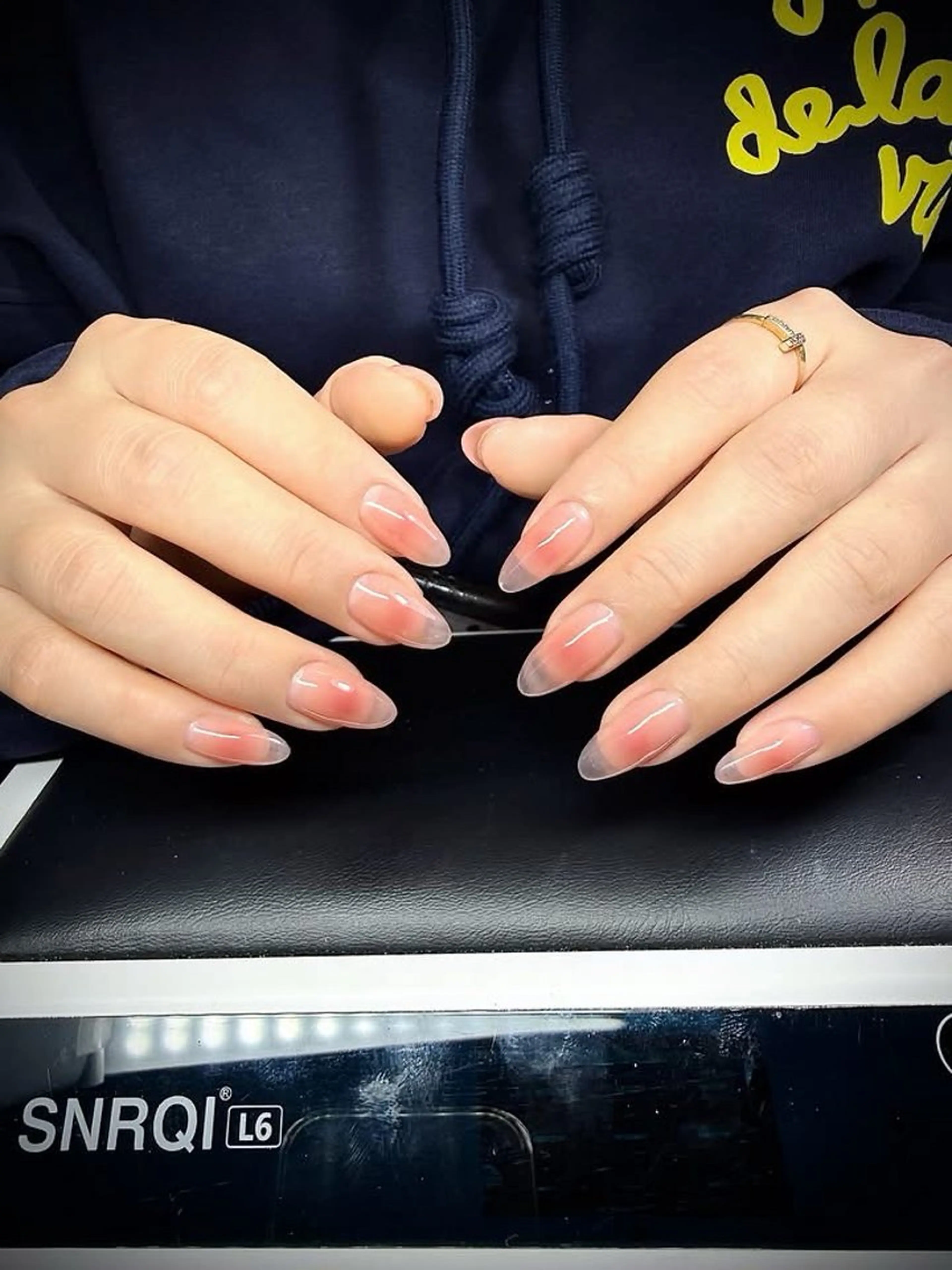 ネイル チークネイル フレンチネイル グラデーション キラキラネイル 韓国ネイル ハンドネイル Minette nailHuongのネイルデザイン