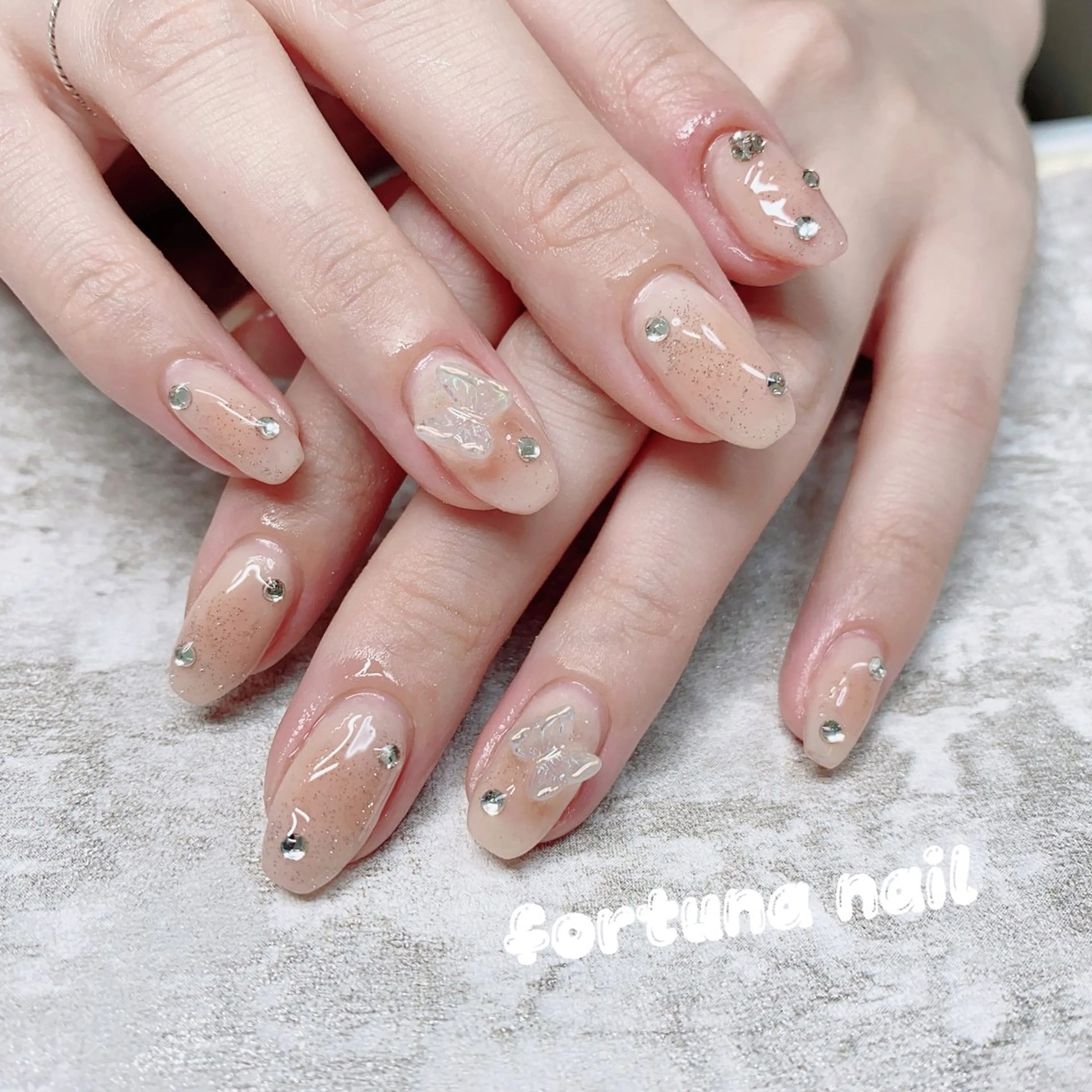 ネイル ハンドネイル ハンドケア Nail •Head スパFortunaのネイルデザイン