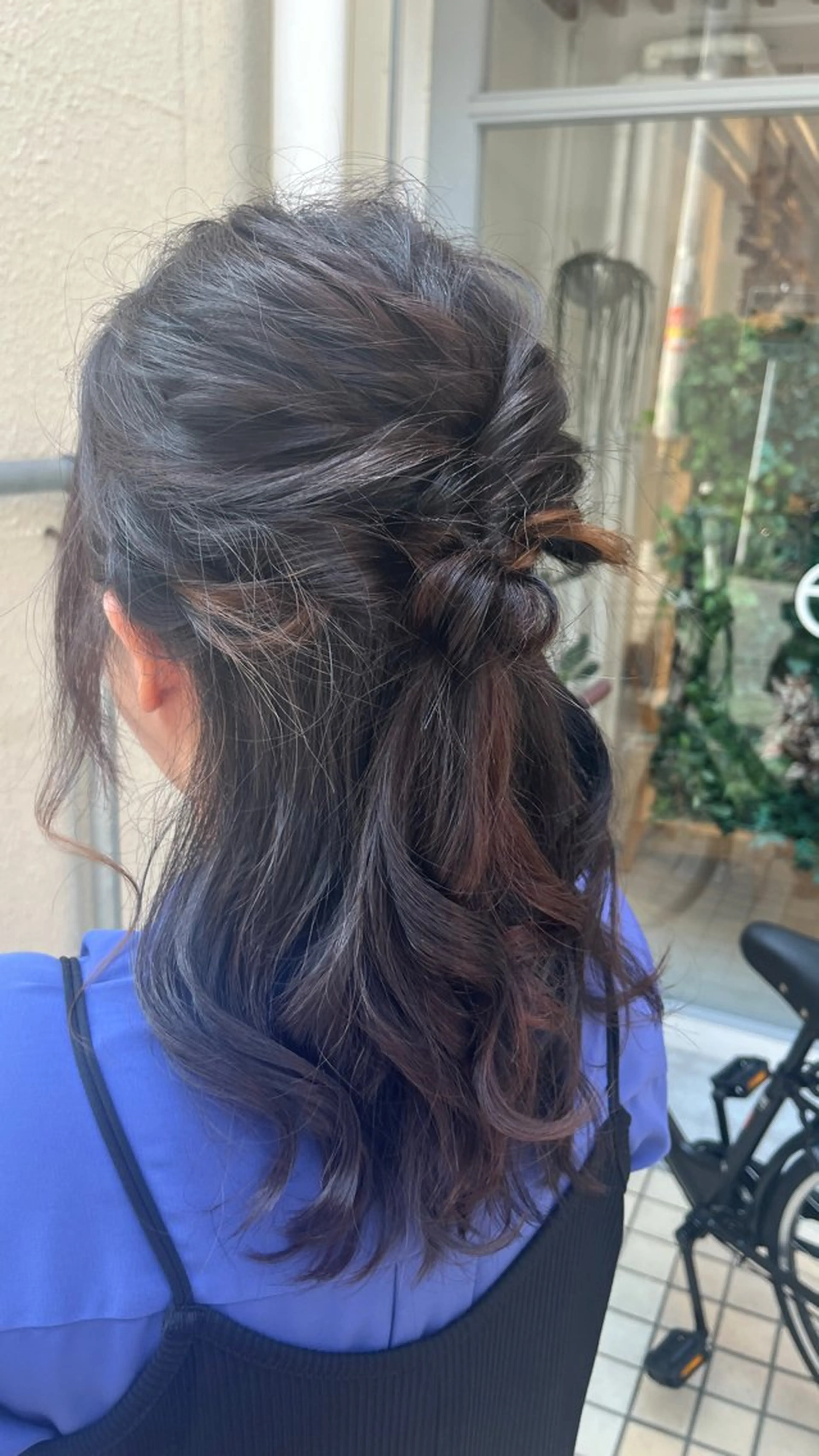 ミディアム ヘアアレンジ ハーフアップ ヘアセット en't所属・佐藤　ひなの ／艶髪のヘアスタイル