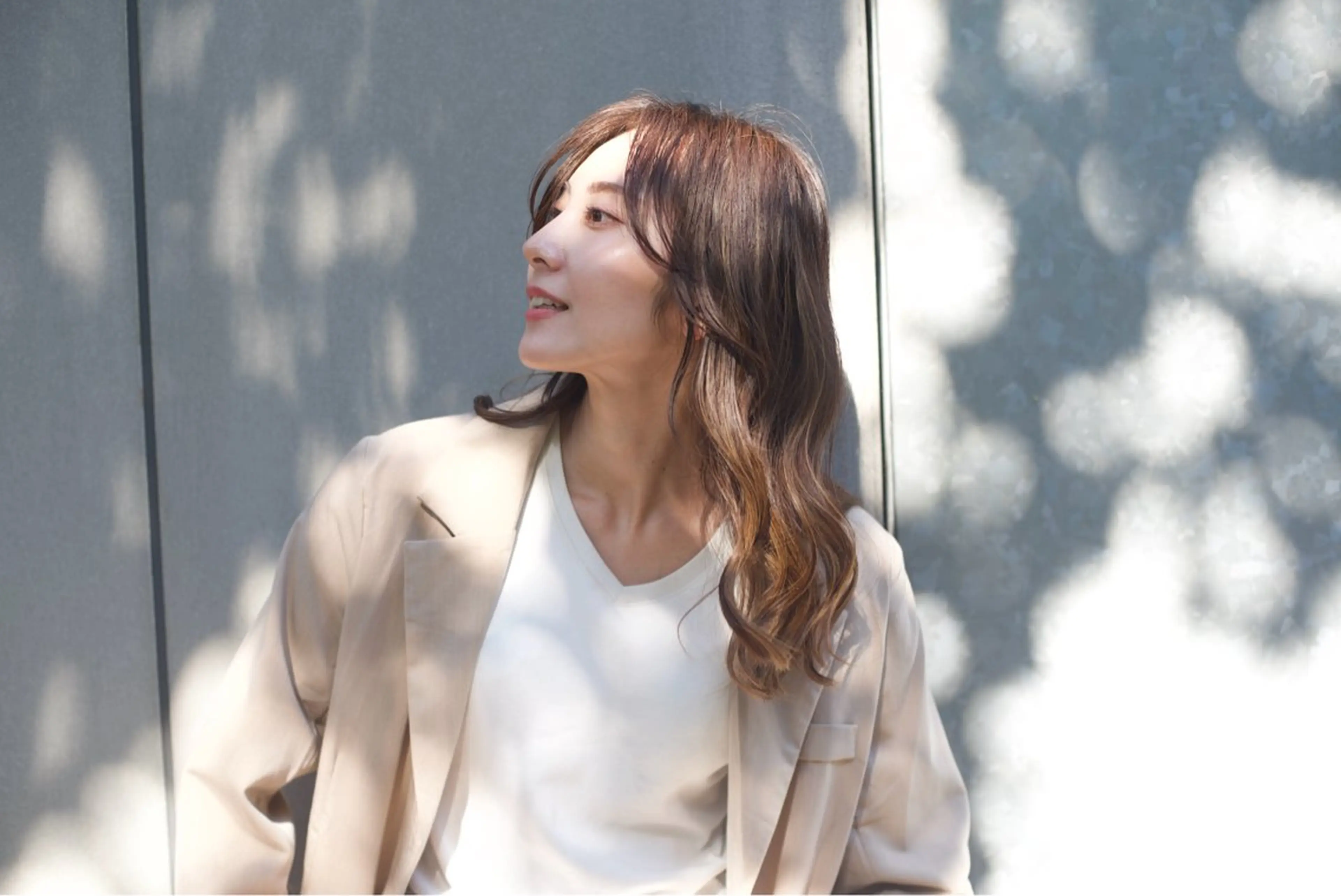 セミロング ハイライト カット ヘアカラー hoNua. 栄/透明感カラーのヘアスタイル