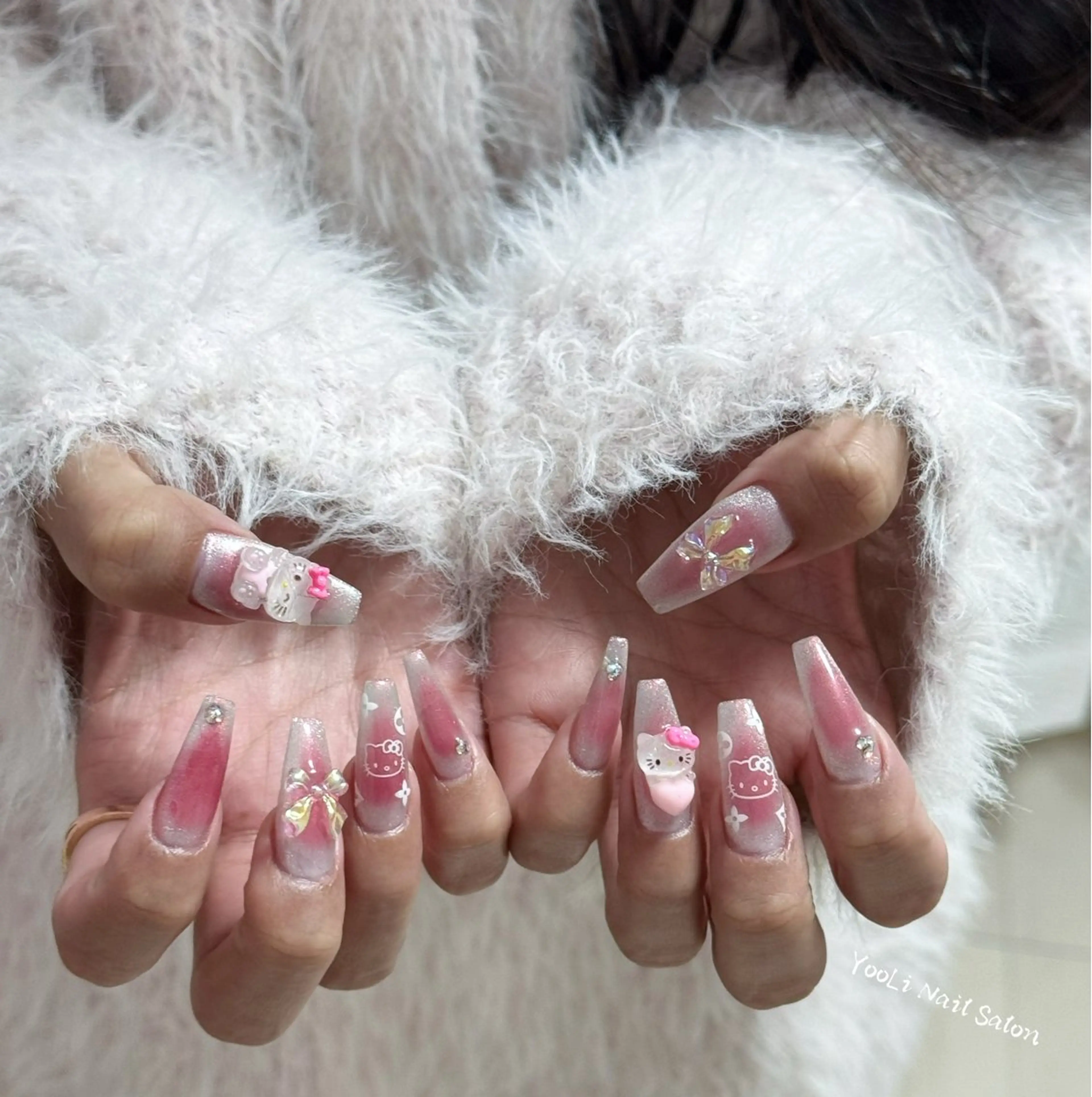ネイル フレンチネイル グラデーション キラキラネイル 韓国ネイル マグネットネイル ハンドネイル 🎀🎀YooLi Nail Salonのネイルデザイン