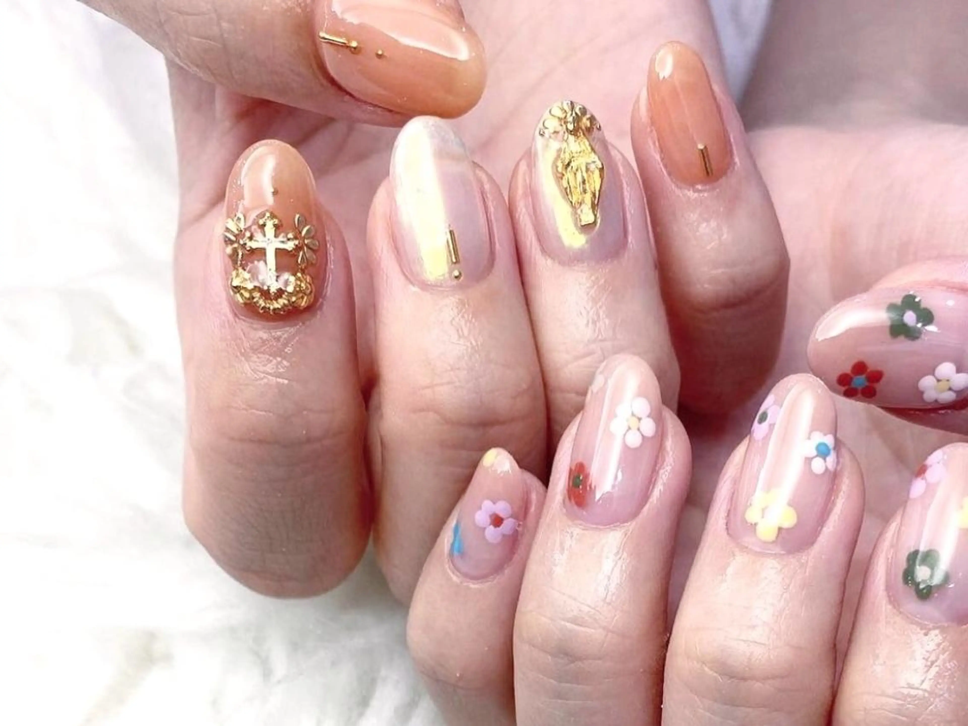 ネイル Salute本店 🦋仲原里佳のネイルデザイン