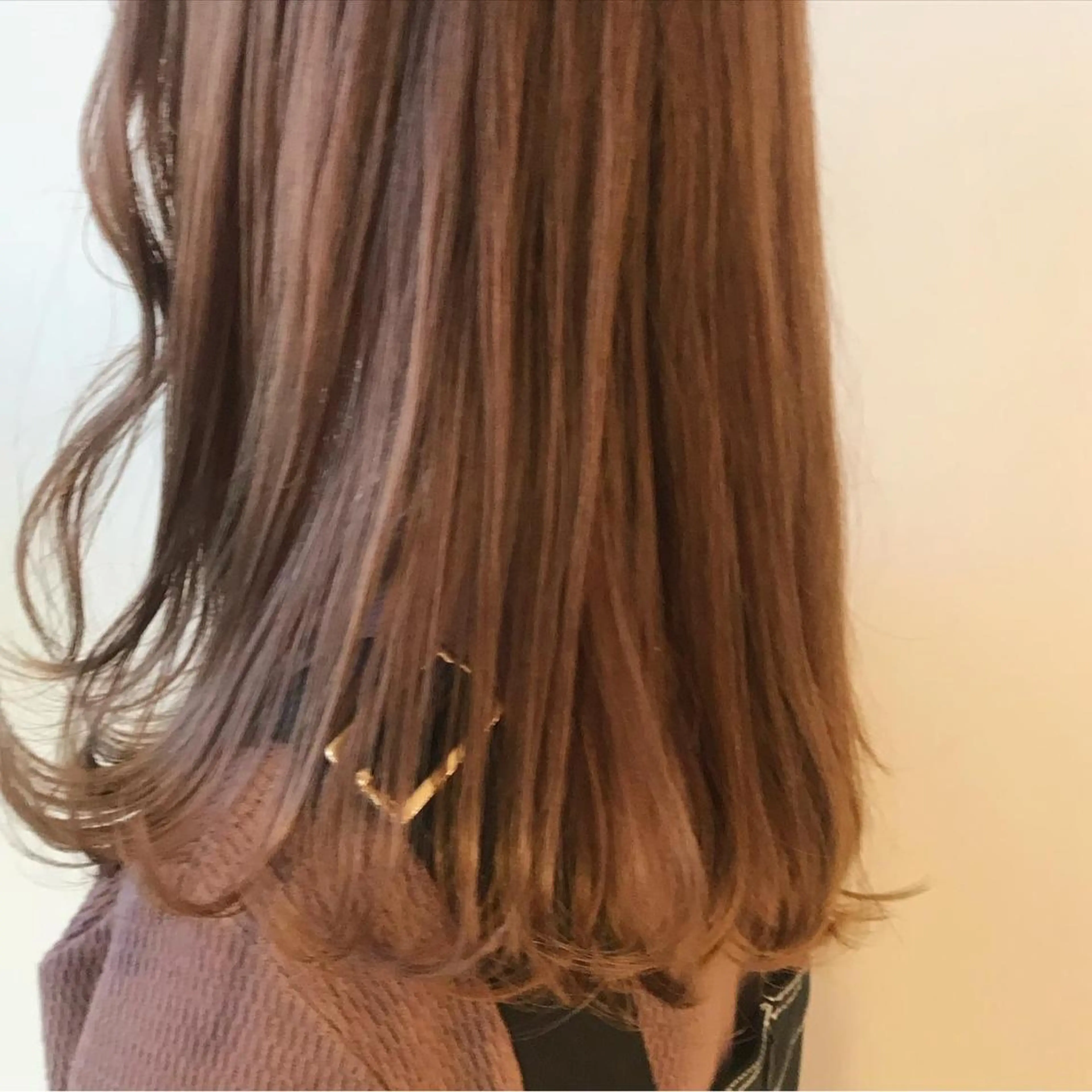 ロング カラー 小森 衣純のヘアスタイル