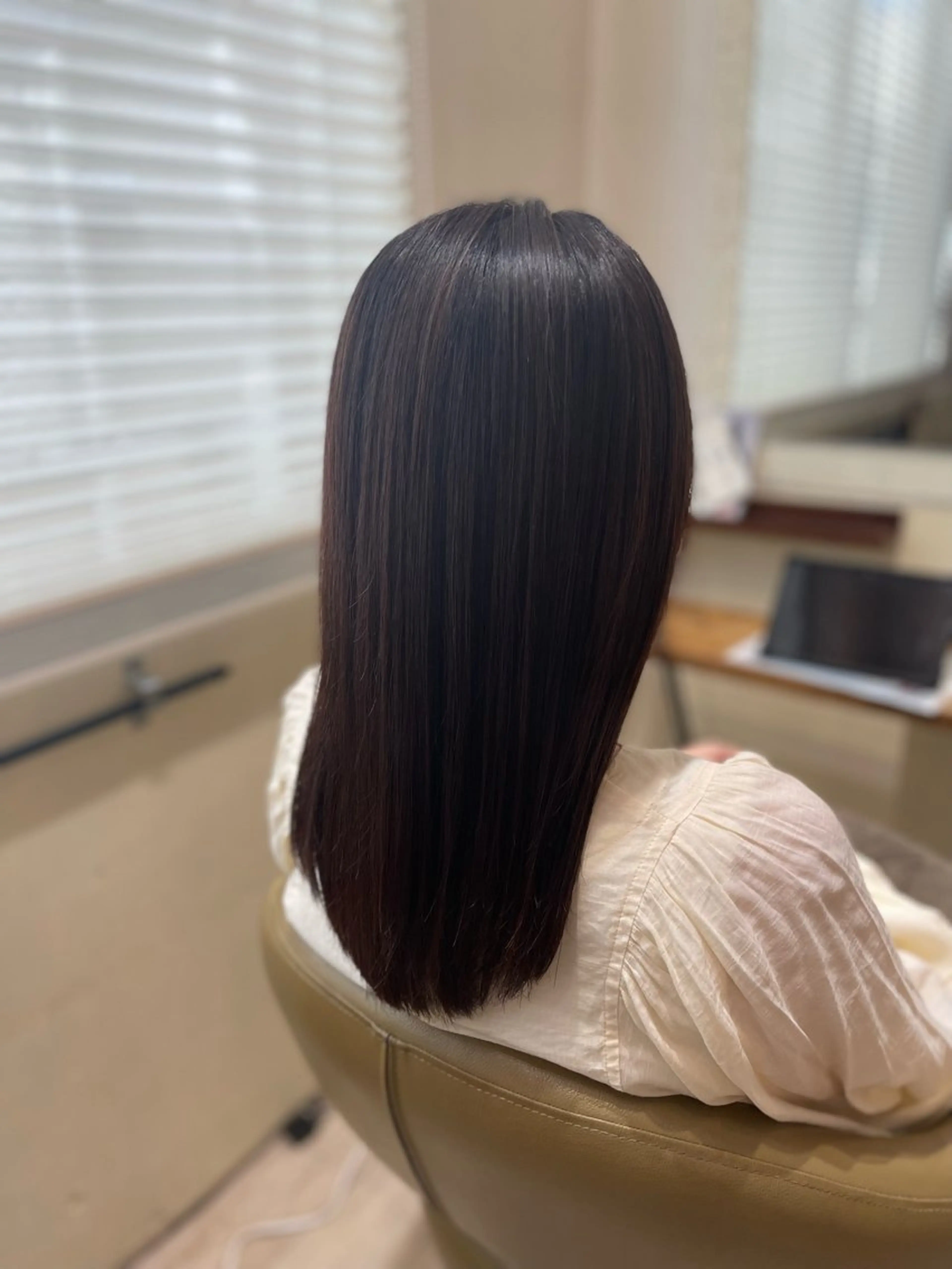 セミロング 茅野 あゆ美のヘアスタイル