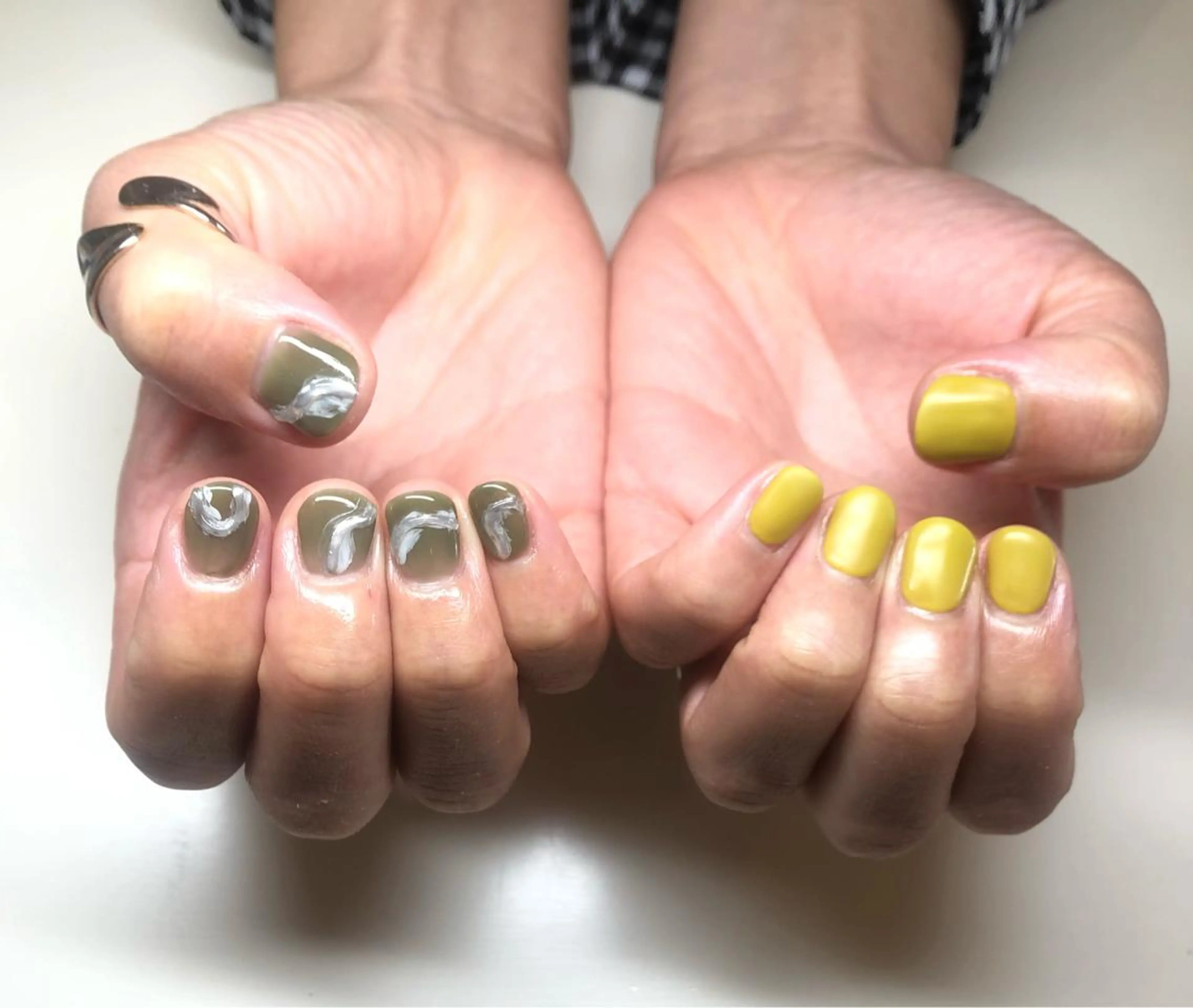 ネイル グリーン ワンカラーネイル ピスタチオネイル いちじゅう あおいのネイルデザイン