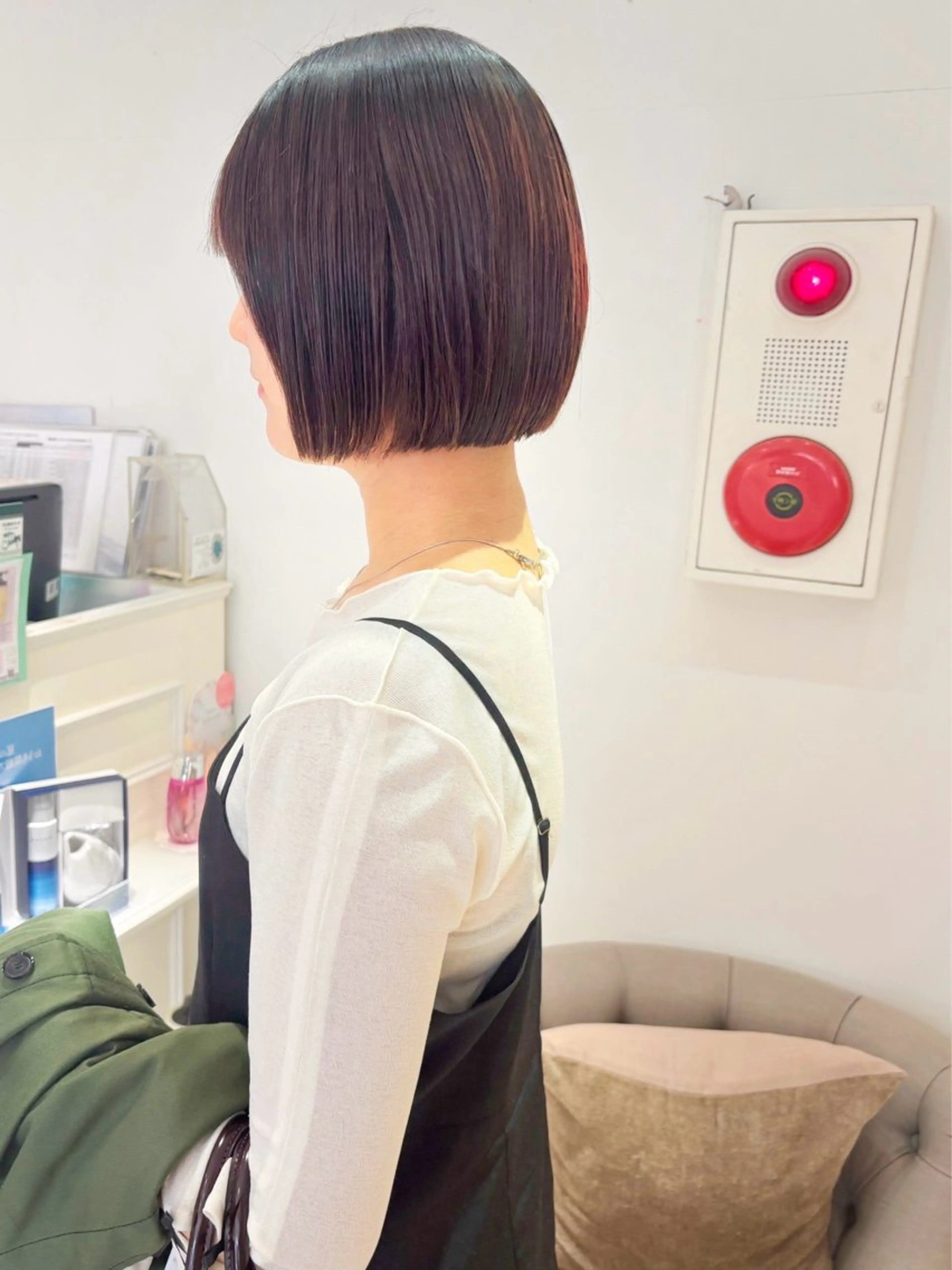 ショート カラー カット 縮毛矯正 トリートメント 齋藤 咲のヘアスタイル