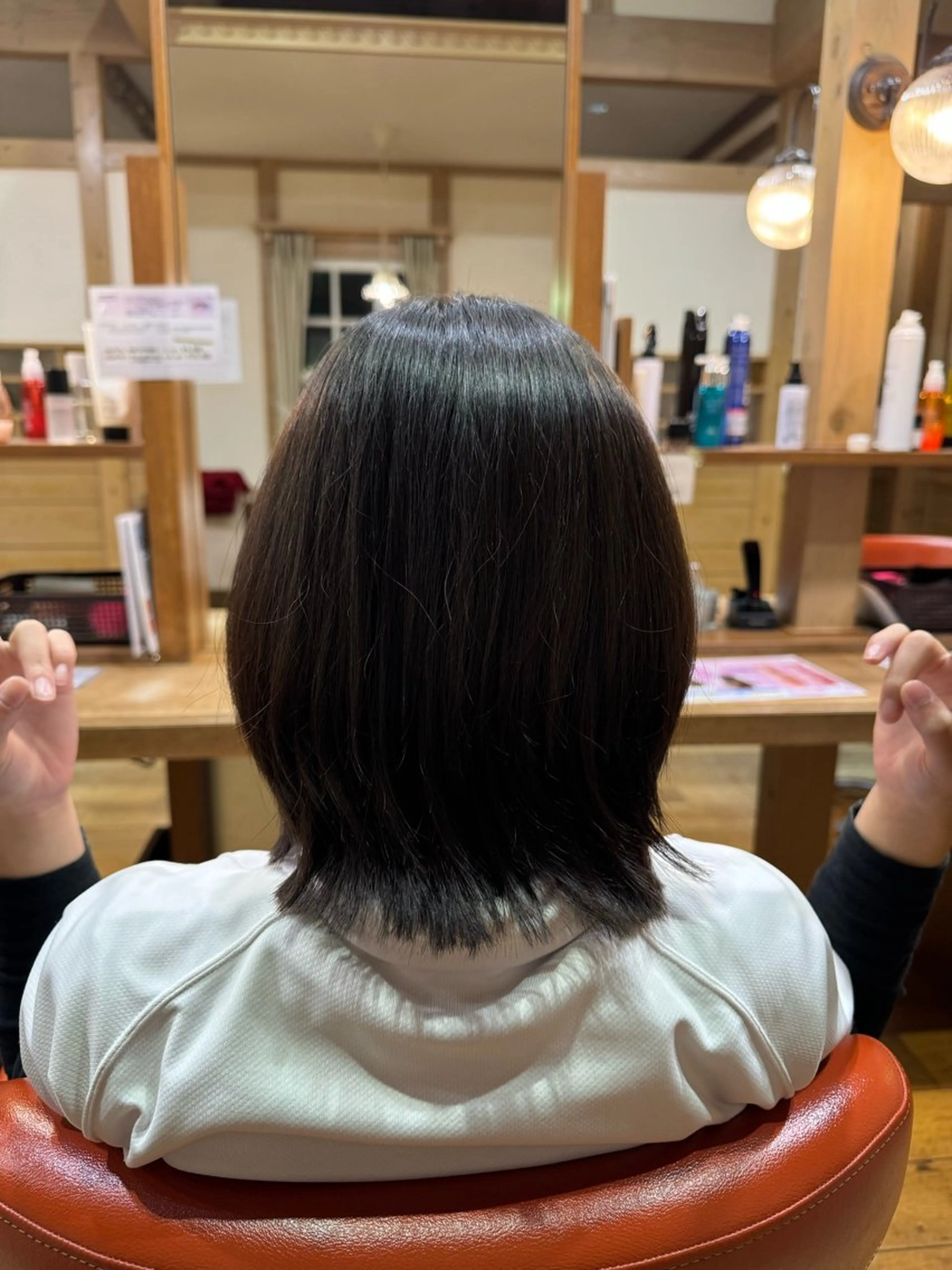 ミディアム くびれヘア レイヤーカット 鈴木 杏のヘアスタイル