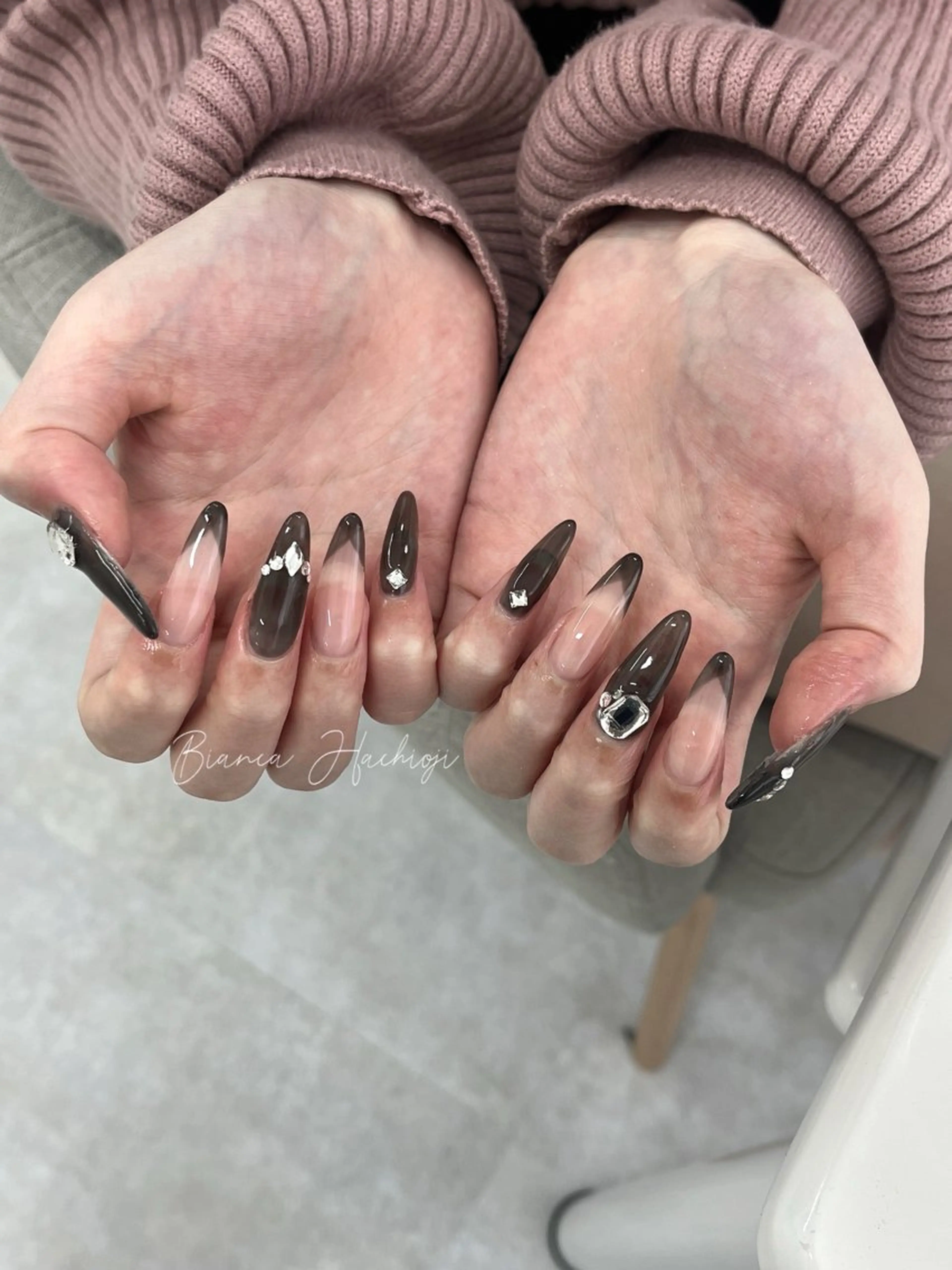 ネイル ハンドネイル Bianca🩶 SHIONOのネイルデザイン