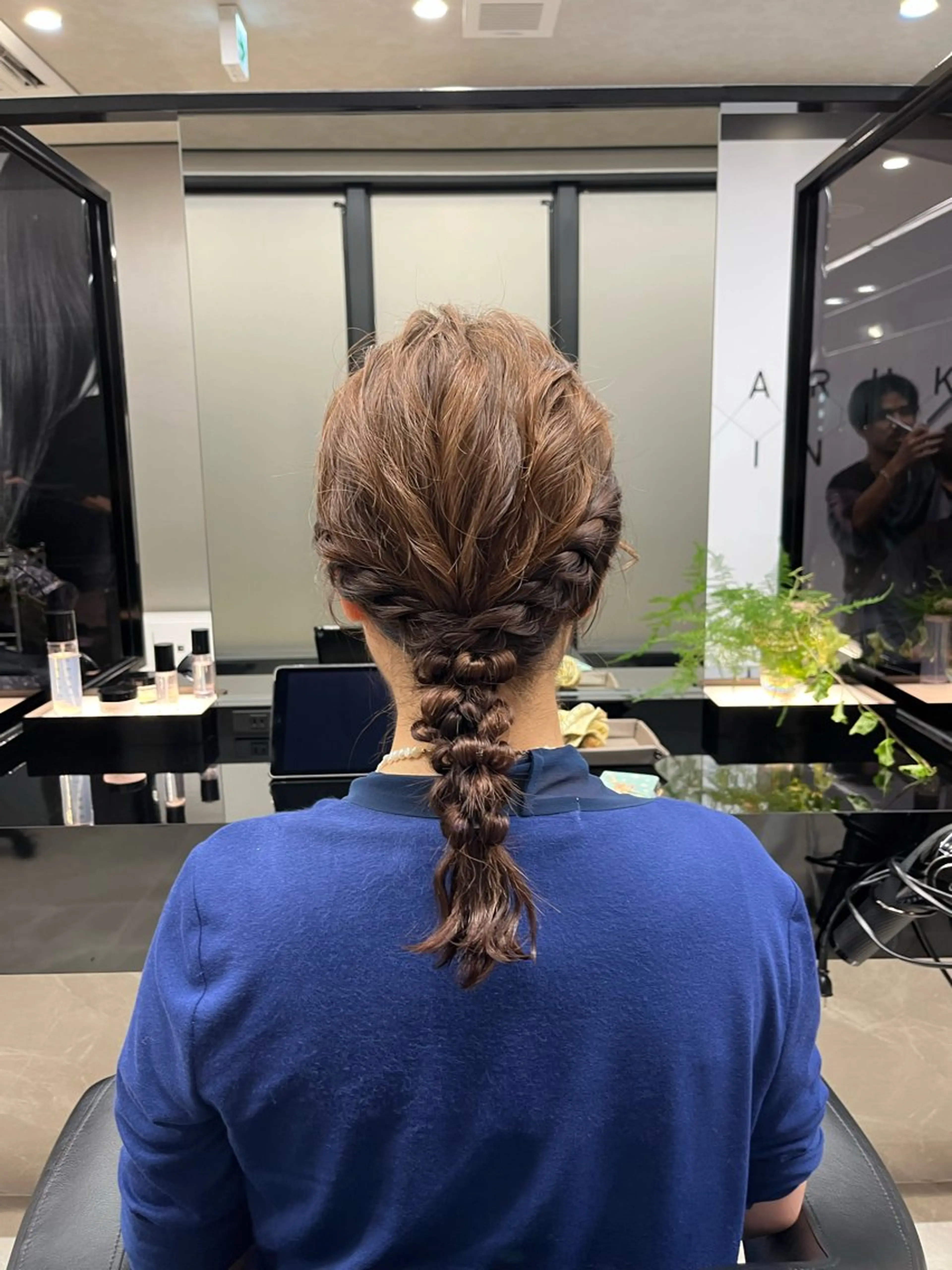 ミディアム ヘアアレンジ ウスイマイコ カット/ケアカラーのヘアスタイル