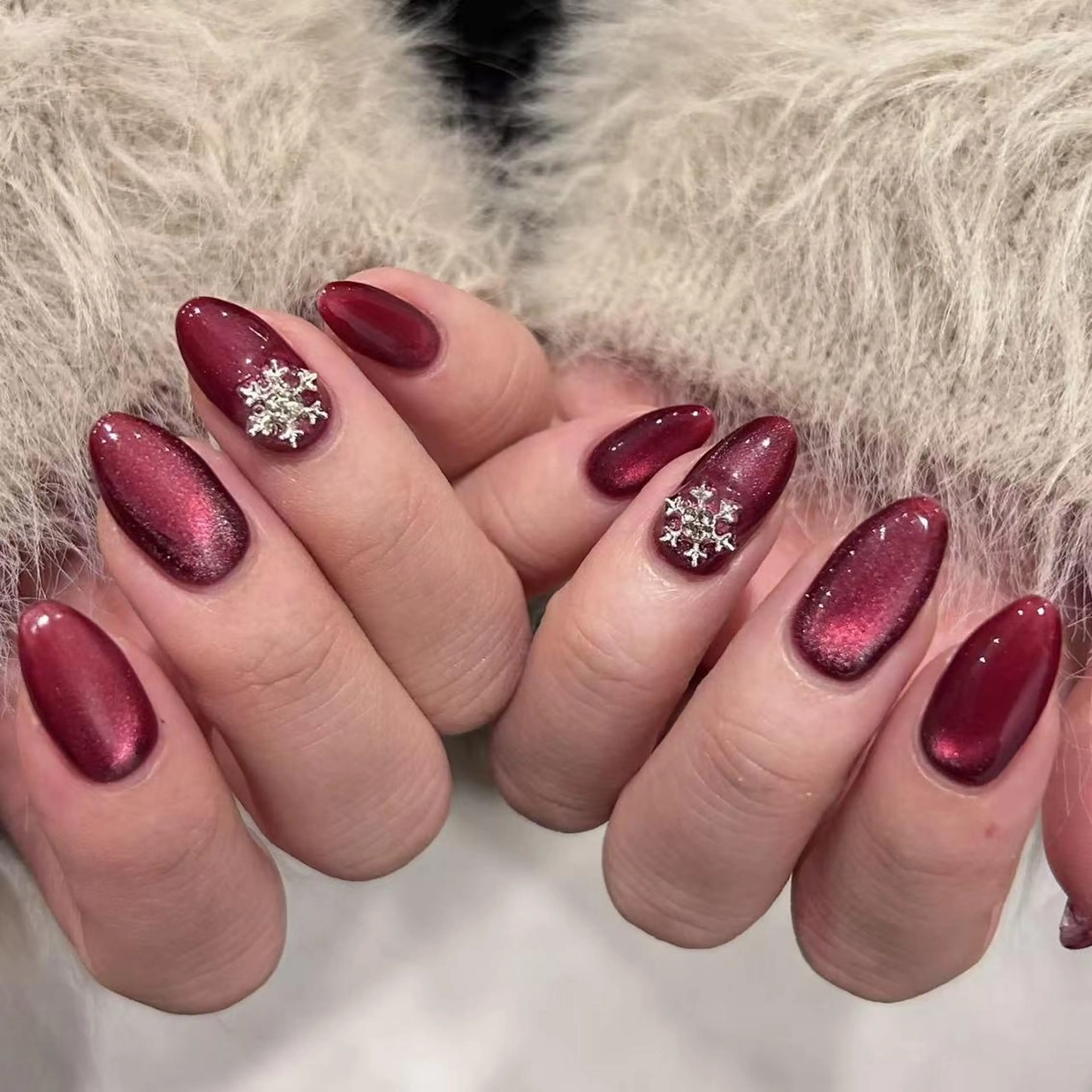 🎀ワンカラー／マグネット/ラメグラデ➕パーツ２個の写真