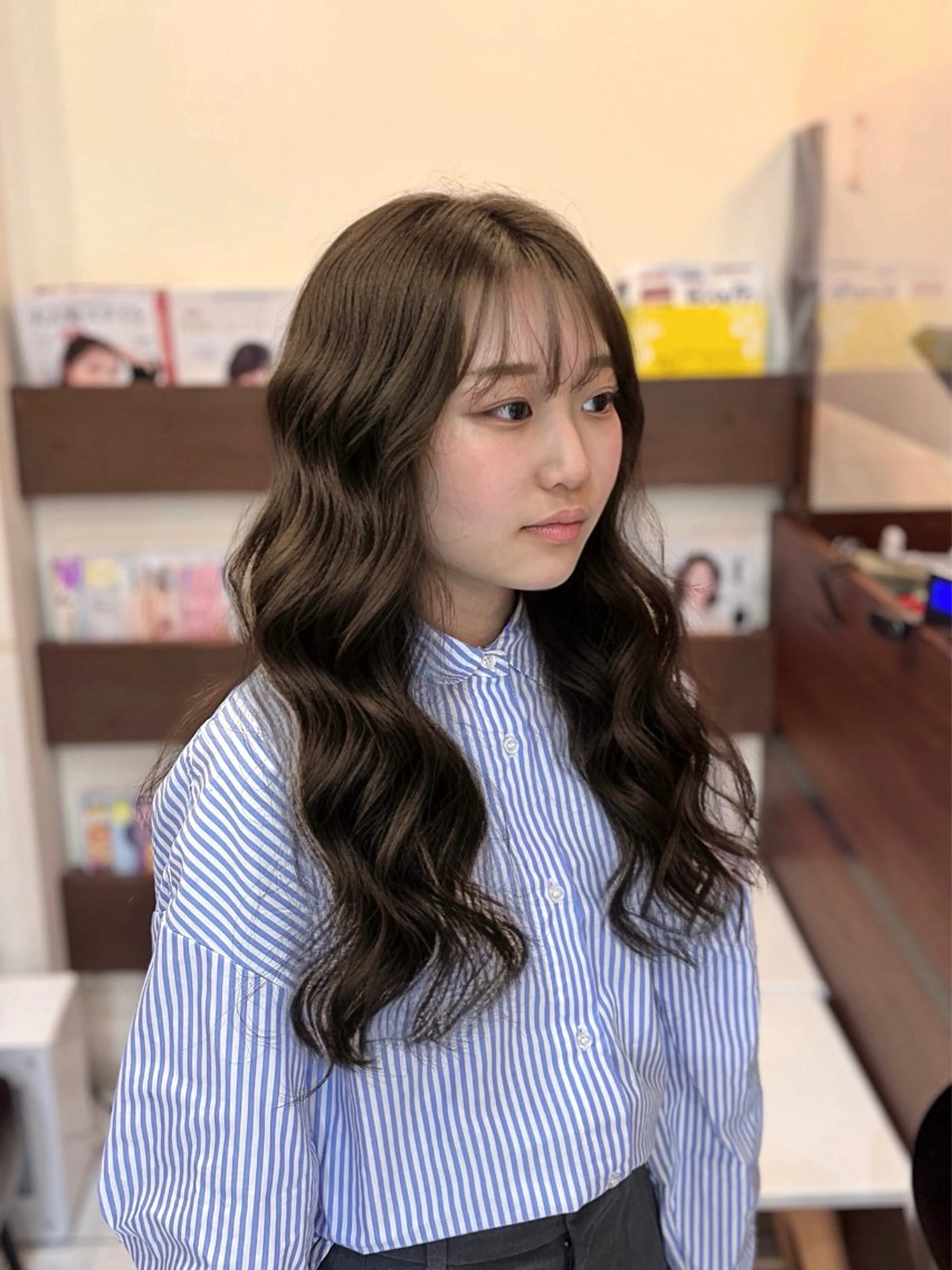 ロング カラー ベージュカラー イルミナカラー ロング カット ヘアカラー トリートメント 小野 友暉のヘアスタイル