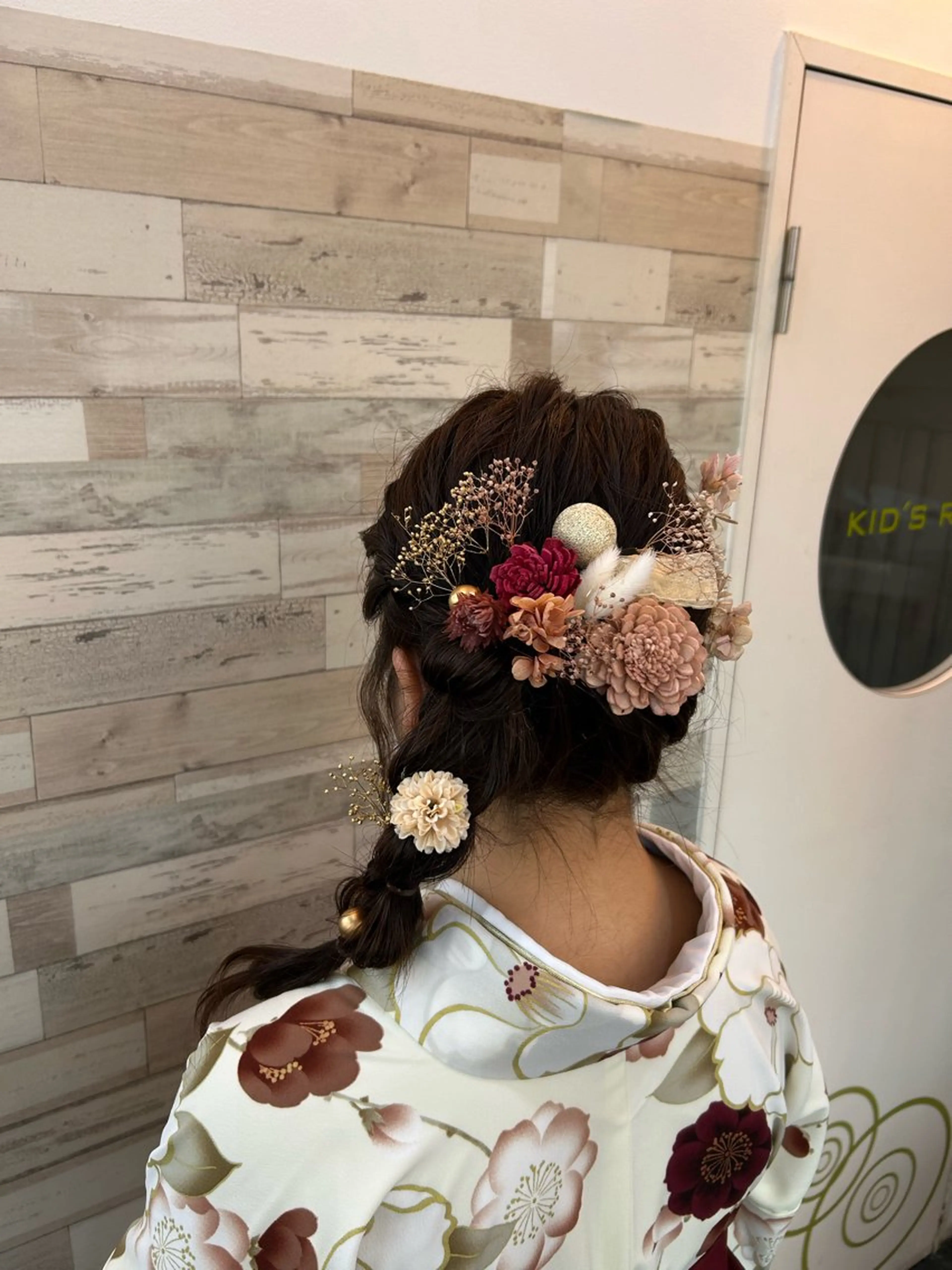 ヘアアレンジ 卒業式のヘアスタイル 髪質改善⭐️縮毛 🫧内藤紅葉のヘアスタイル