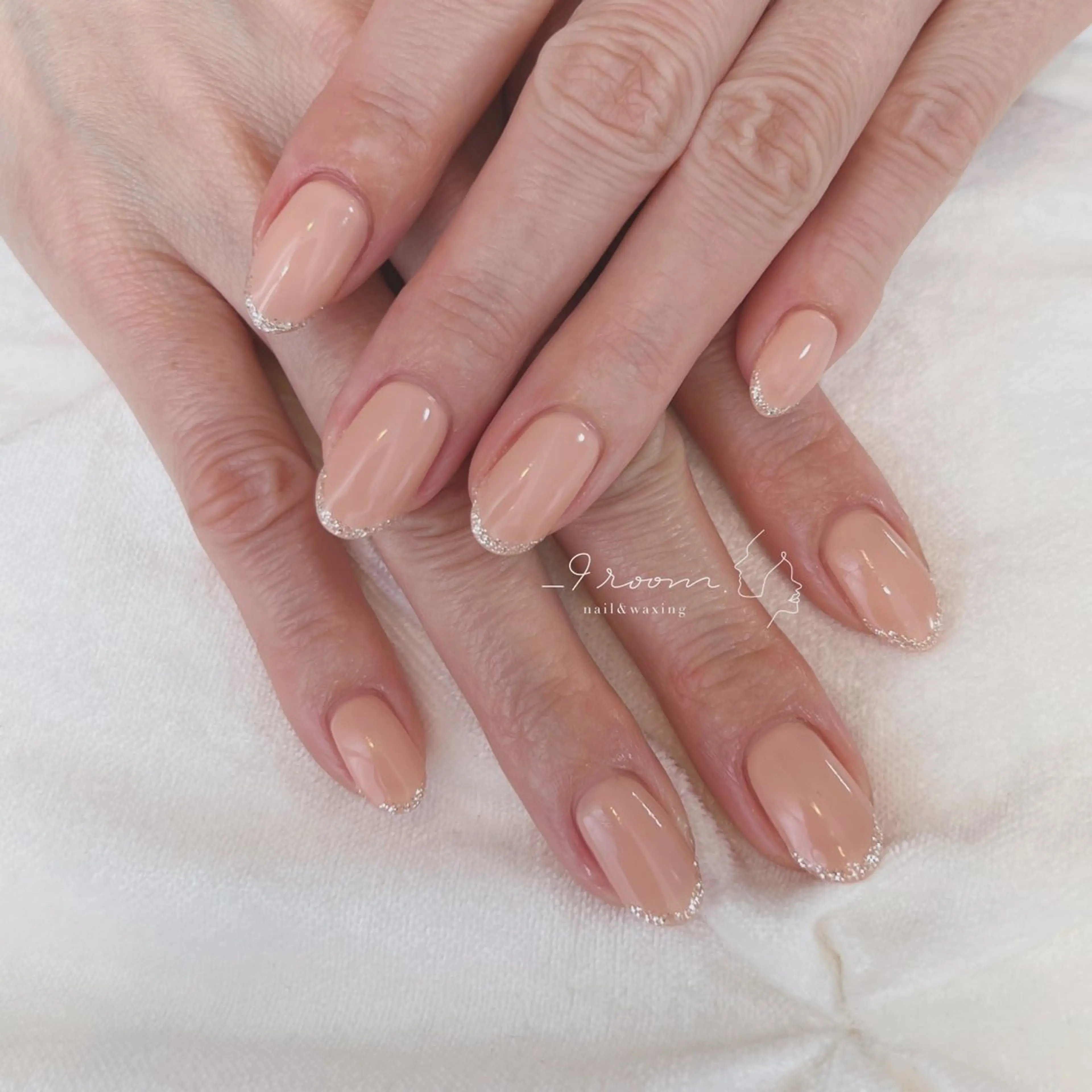 ネイル フレンチネイル ラメ(グリッター) オフィスネイル シンプルネイル _9 room. Yoshimiのネイルデザイン