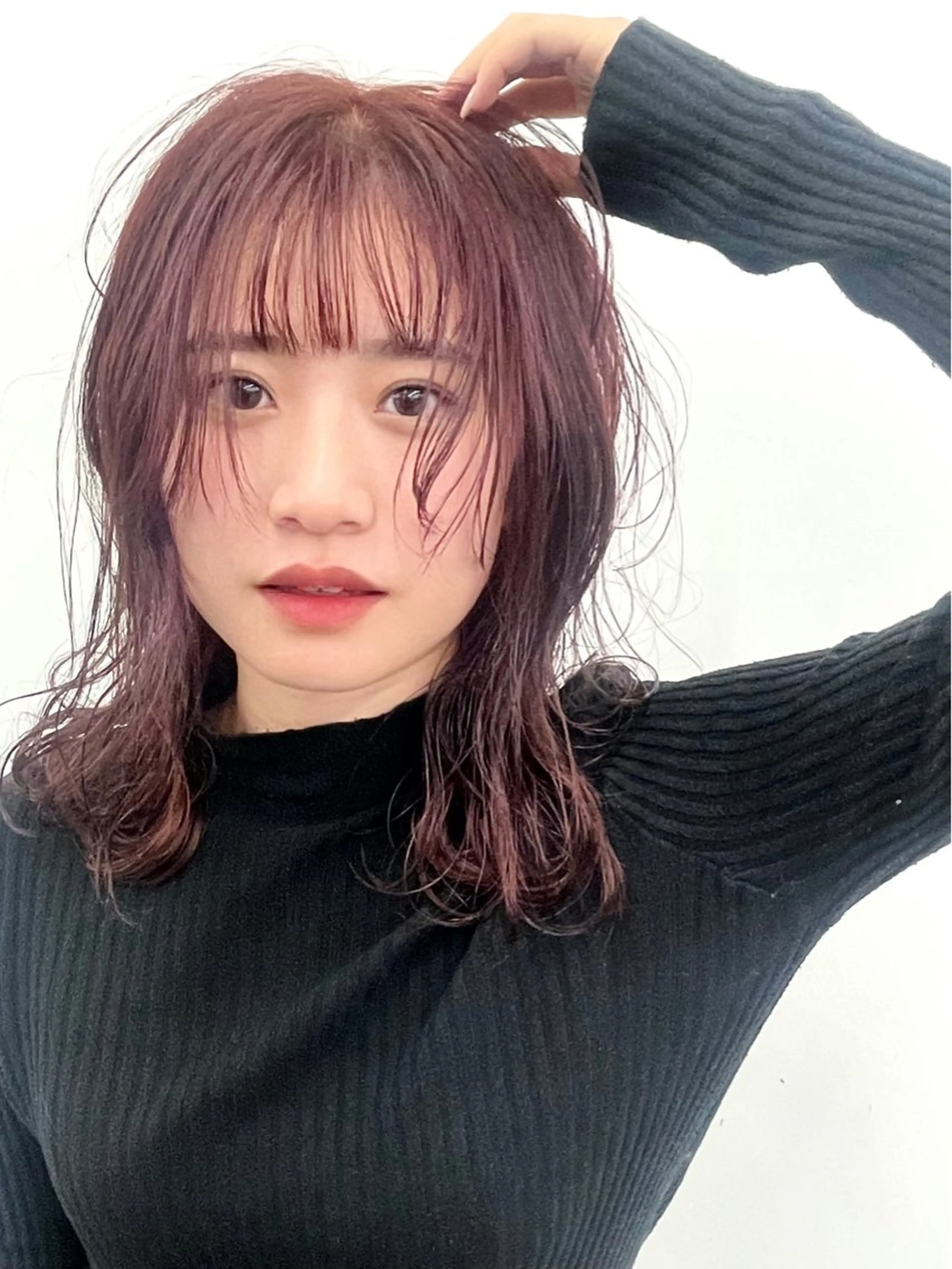 セミロング カラー カシス レッドカラー 松村 友里圭のヘアスタイル