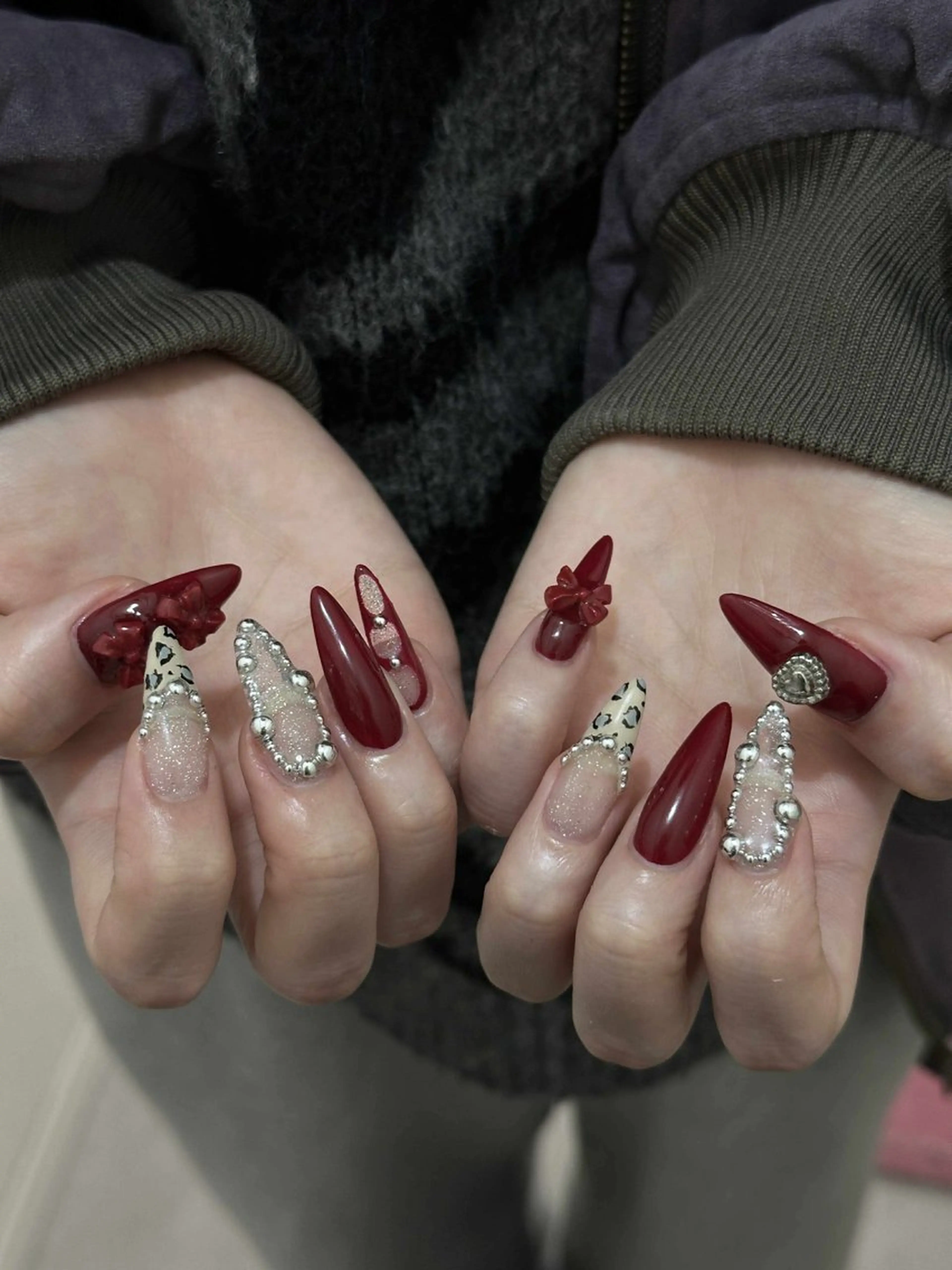 ネイル オーロラネイル ボルドー ブラウン 氷ネイル・うるうるネイル キラキラネイル ハンドネイル Julli ジュリのネイルデザイン