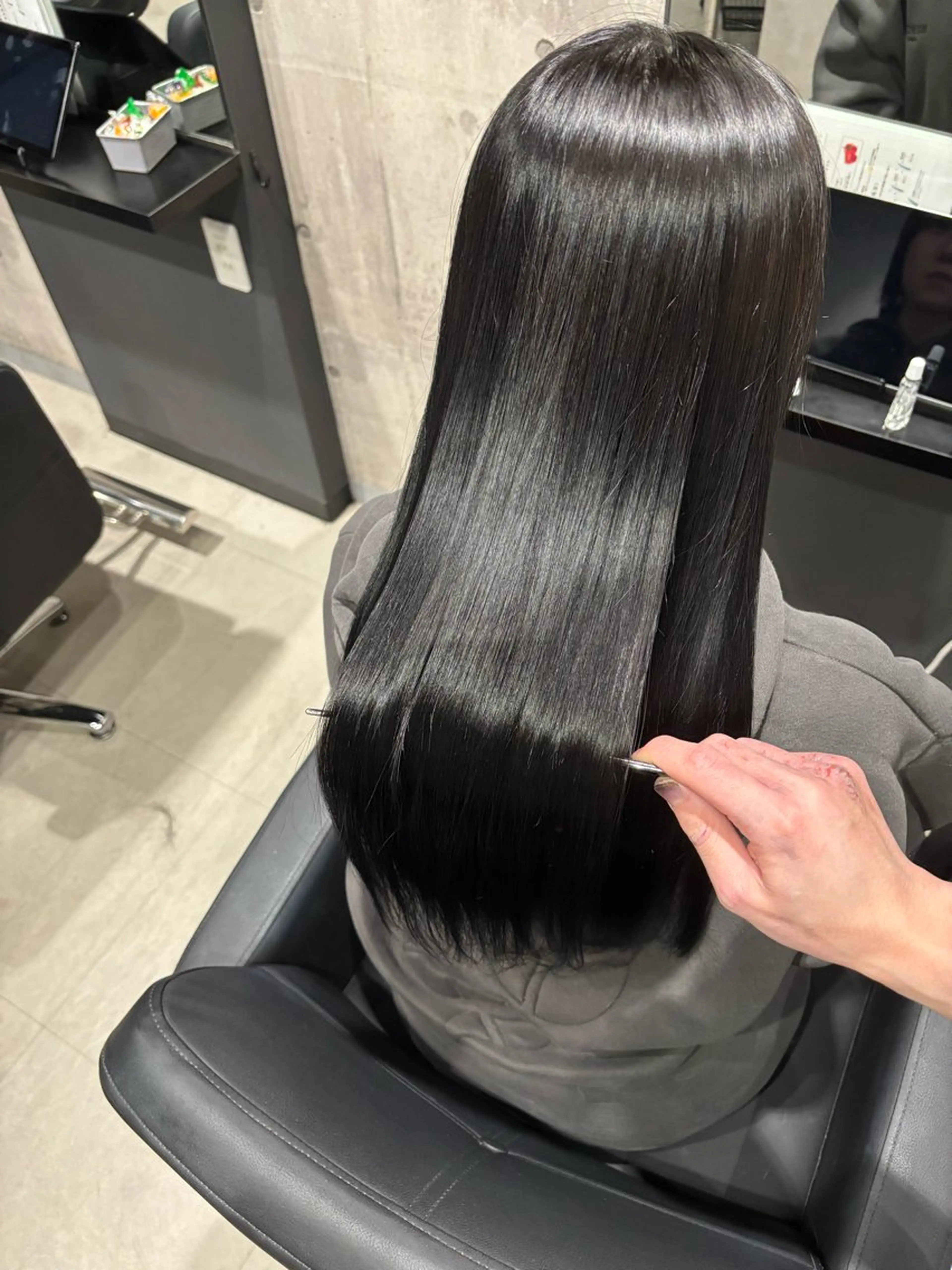 ロング カラー ケアカラー 髪質改善 トリートメント カット ヘアカラー トリートメント _white【京橋店】所属・_WHITE / KENTOのヘアスタイル