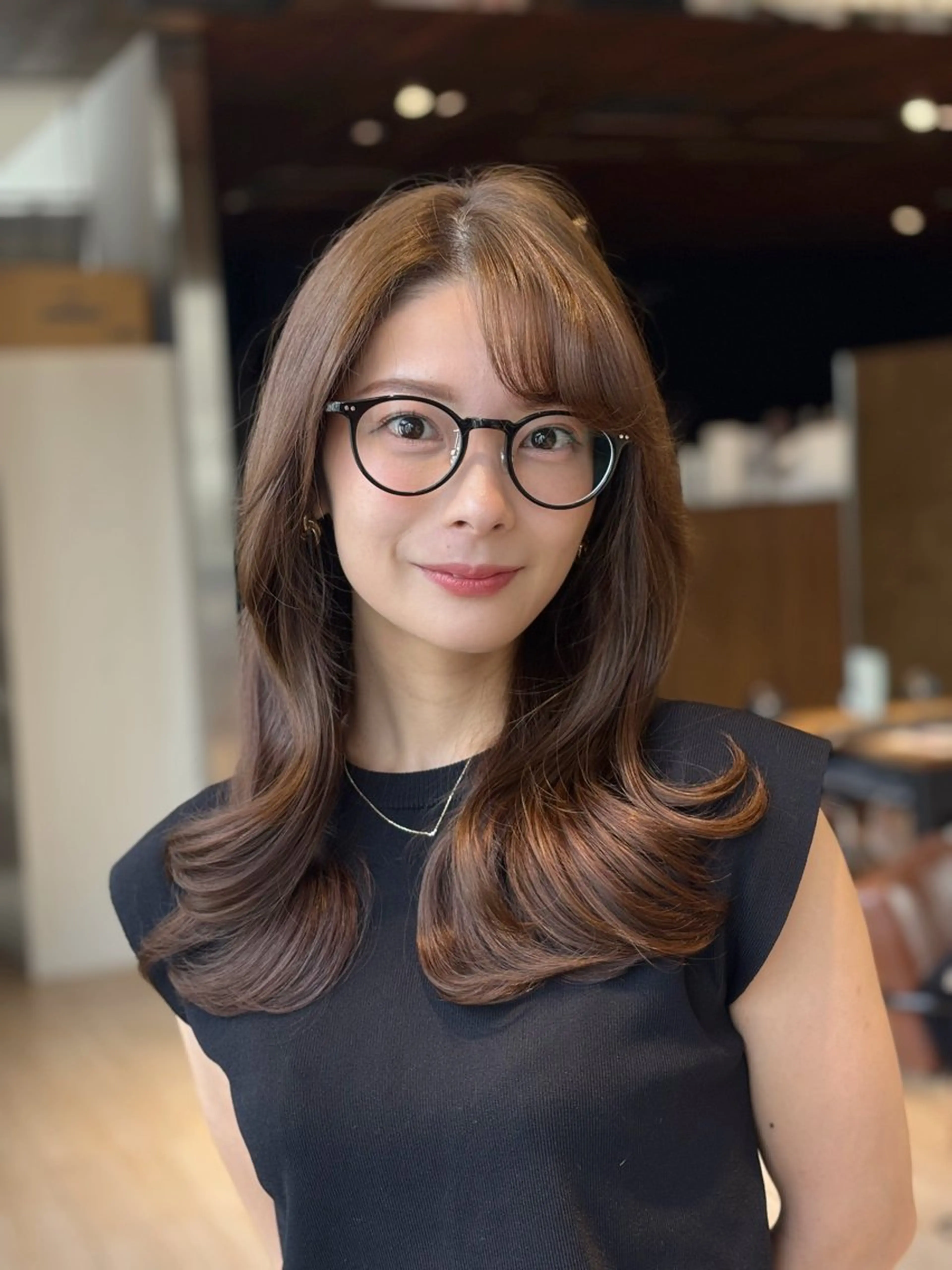 セミロング くびれヘア レイヤーカット 穂積 未優のヘアスタイル