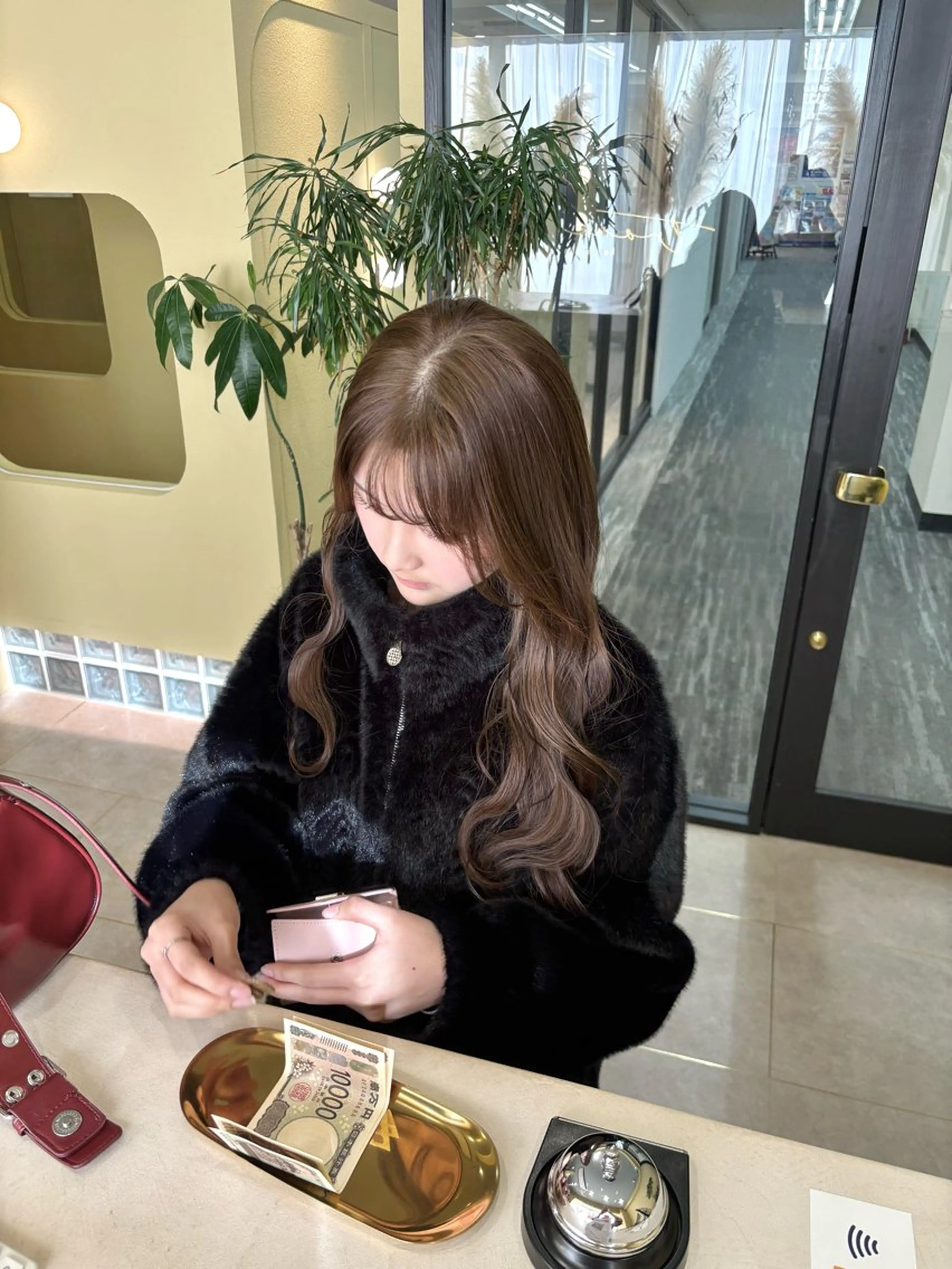 ロング カラー ベージュカラー ブリーチ 透明感カラー ヘーゼル ブリーチなしカラー カット ヘアカラー 堀出 芽衣/垢抜け/美髪のヘアスタイル