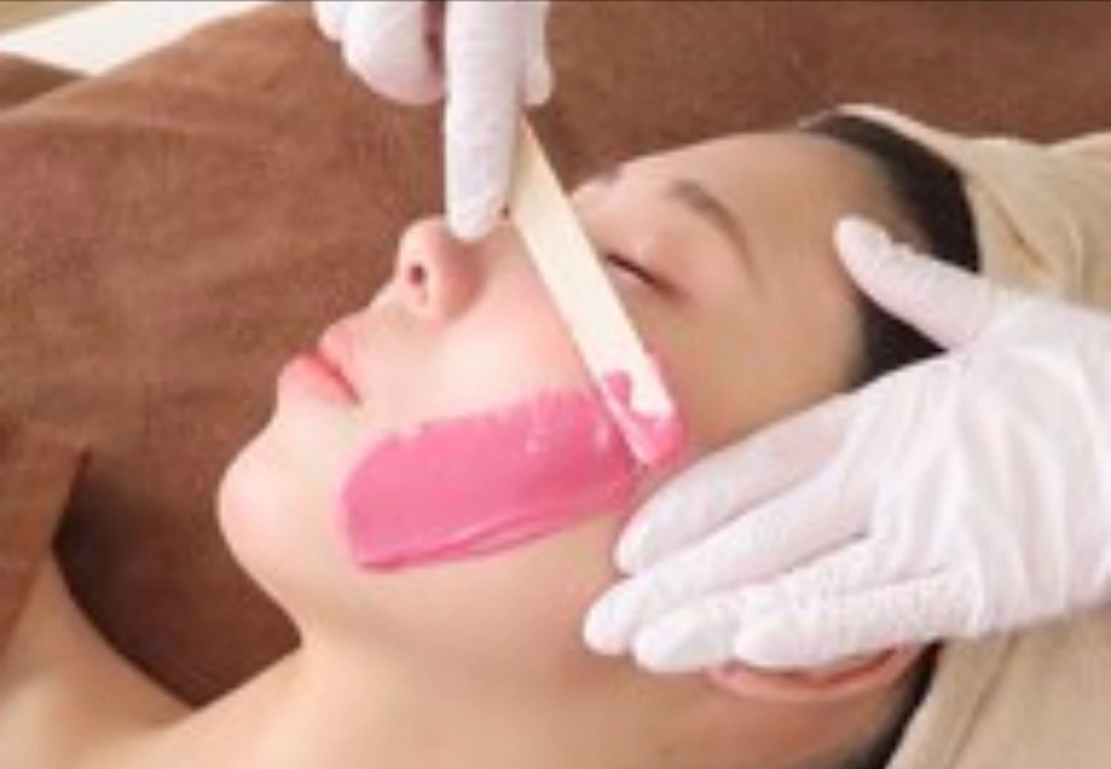 フェイシャルwax &毛穴洗浄の写真