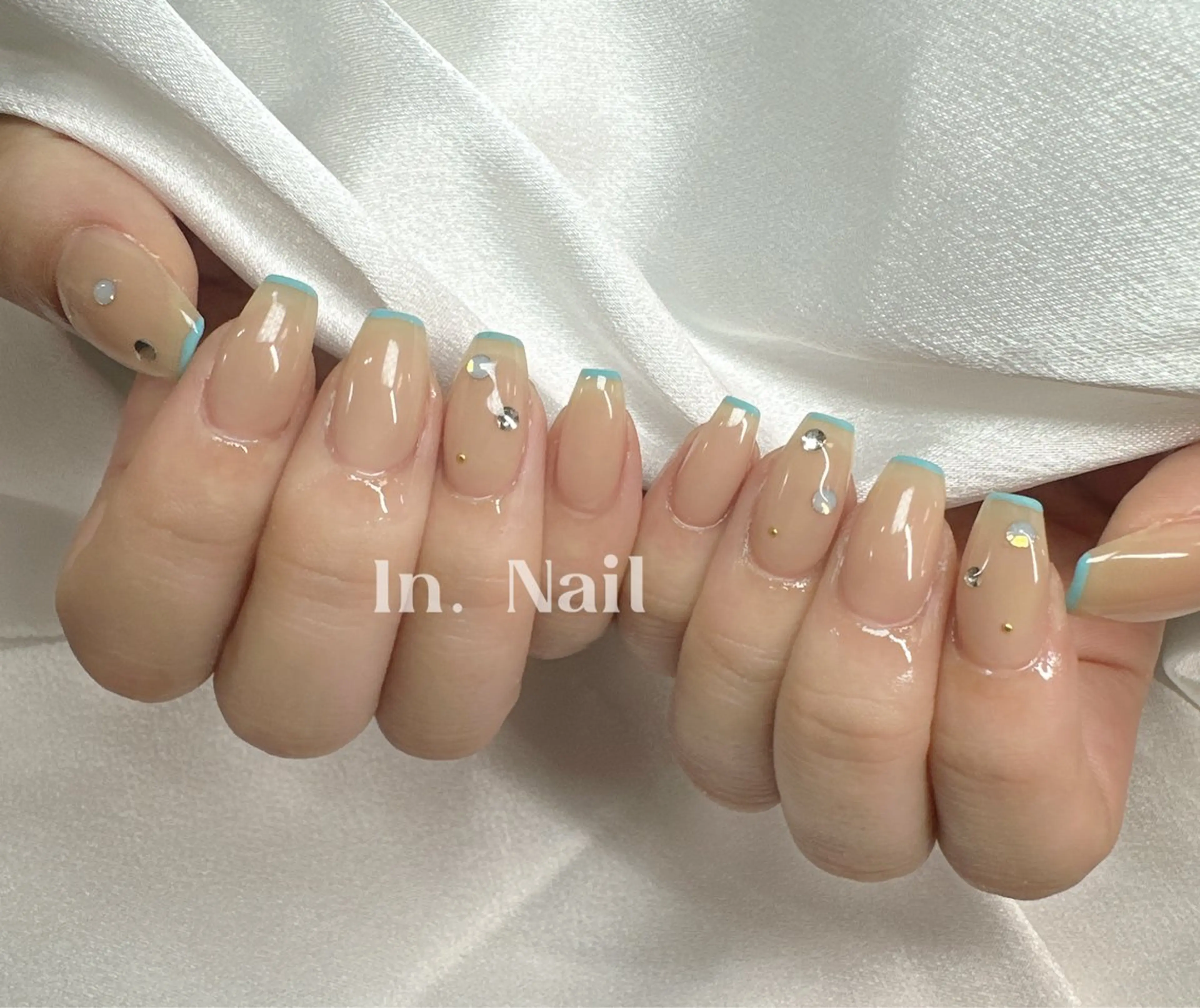 ネイル ストーンネイル ᴵⁿ. ᴺᵃⁱˡのネイルデザイン