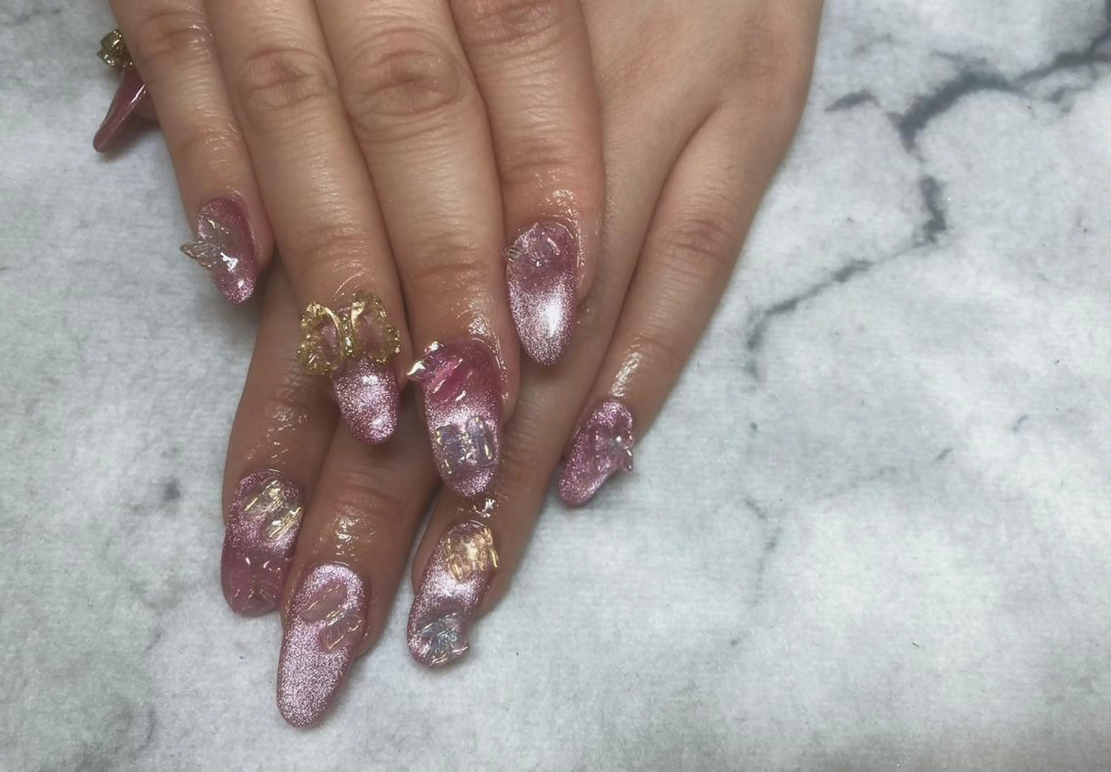 ネイル ネイルリボン 受付スタッフのネイルデザイン