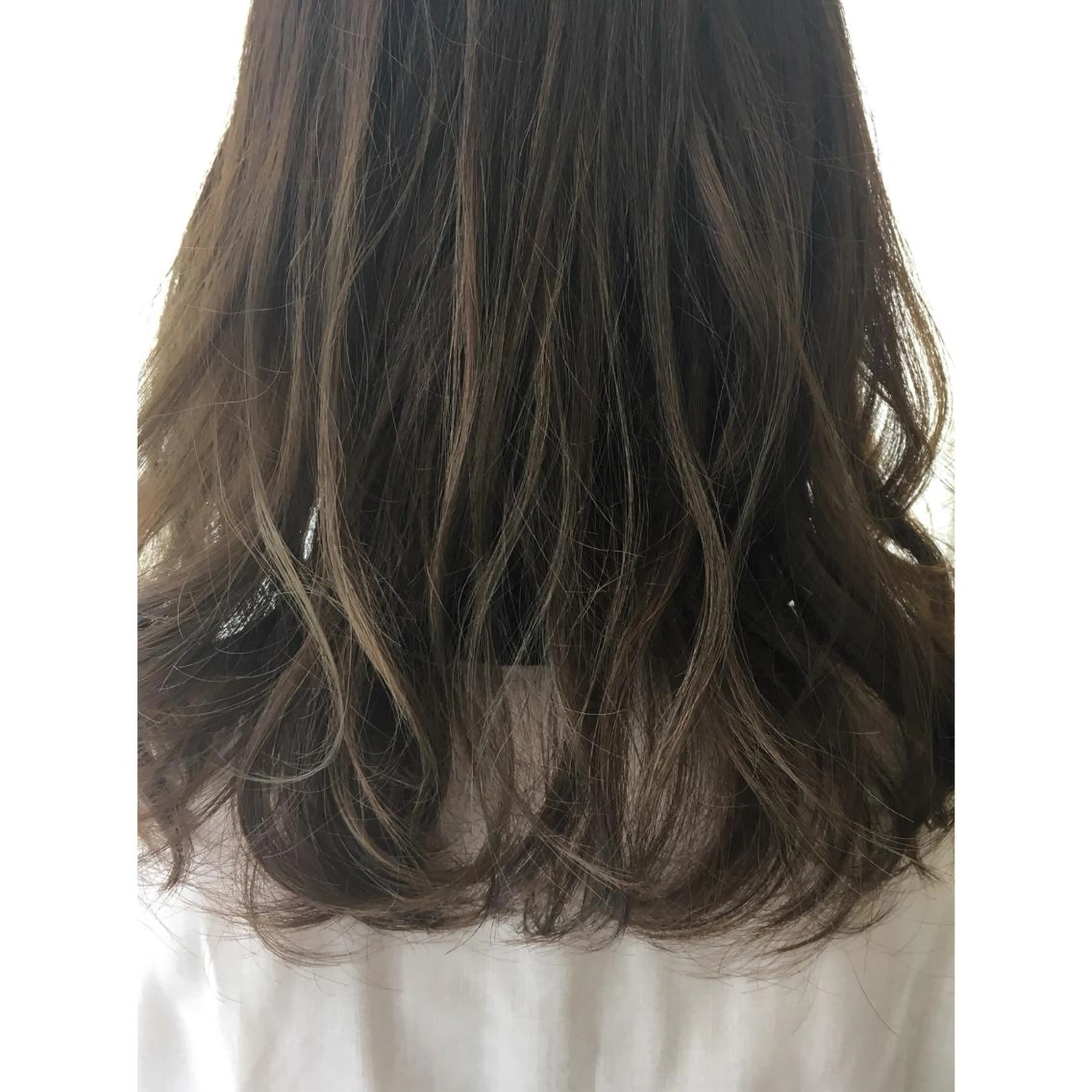 セミロング カラー カット ヘアカラー fio マナミのヘアスタイル