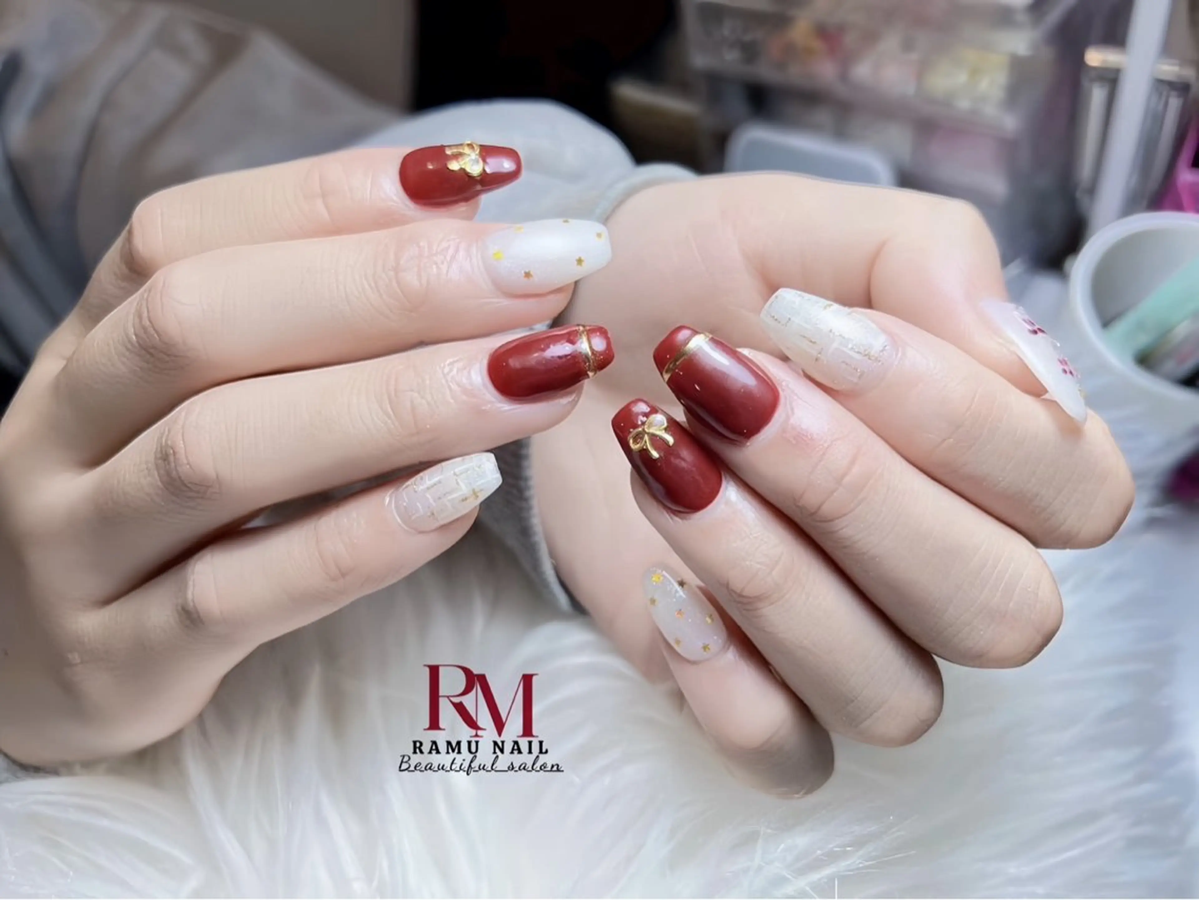 ネイル キラキラネイル マグネットネイル ミラーネイル ワンホンネイル 冬ネイル ハンドネイル RAMU Nail 恵比寿店のネイルデザイン