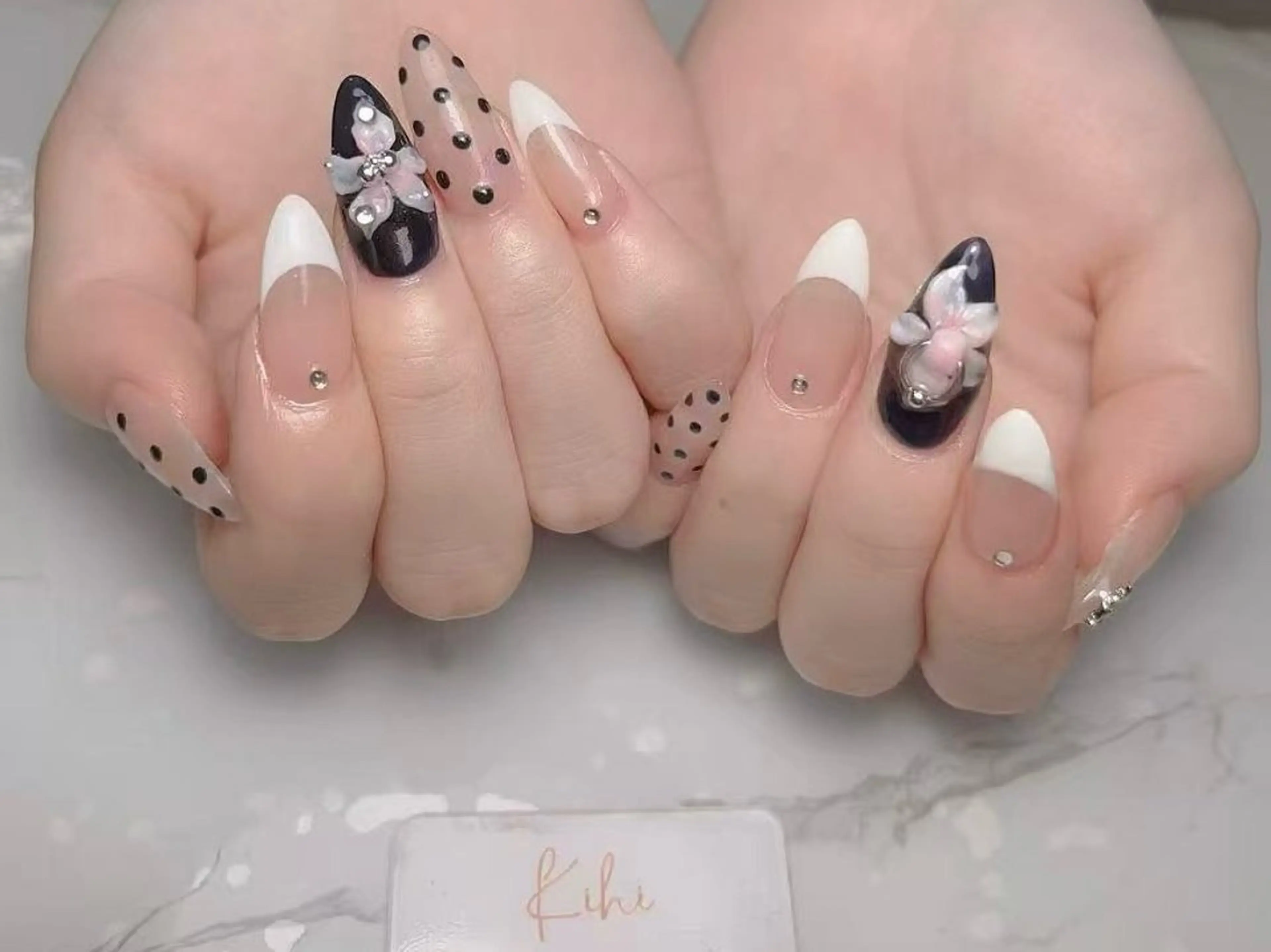 ネイル アートネイル フレンチネイル ジェルネイル グラデーション 韓国ネイル ハンドネイル ハンドケア さくら💮💮 【オフ無料】のネイルデザイン