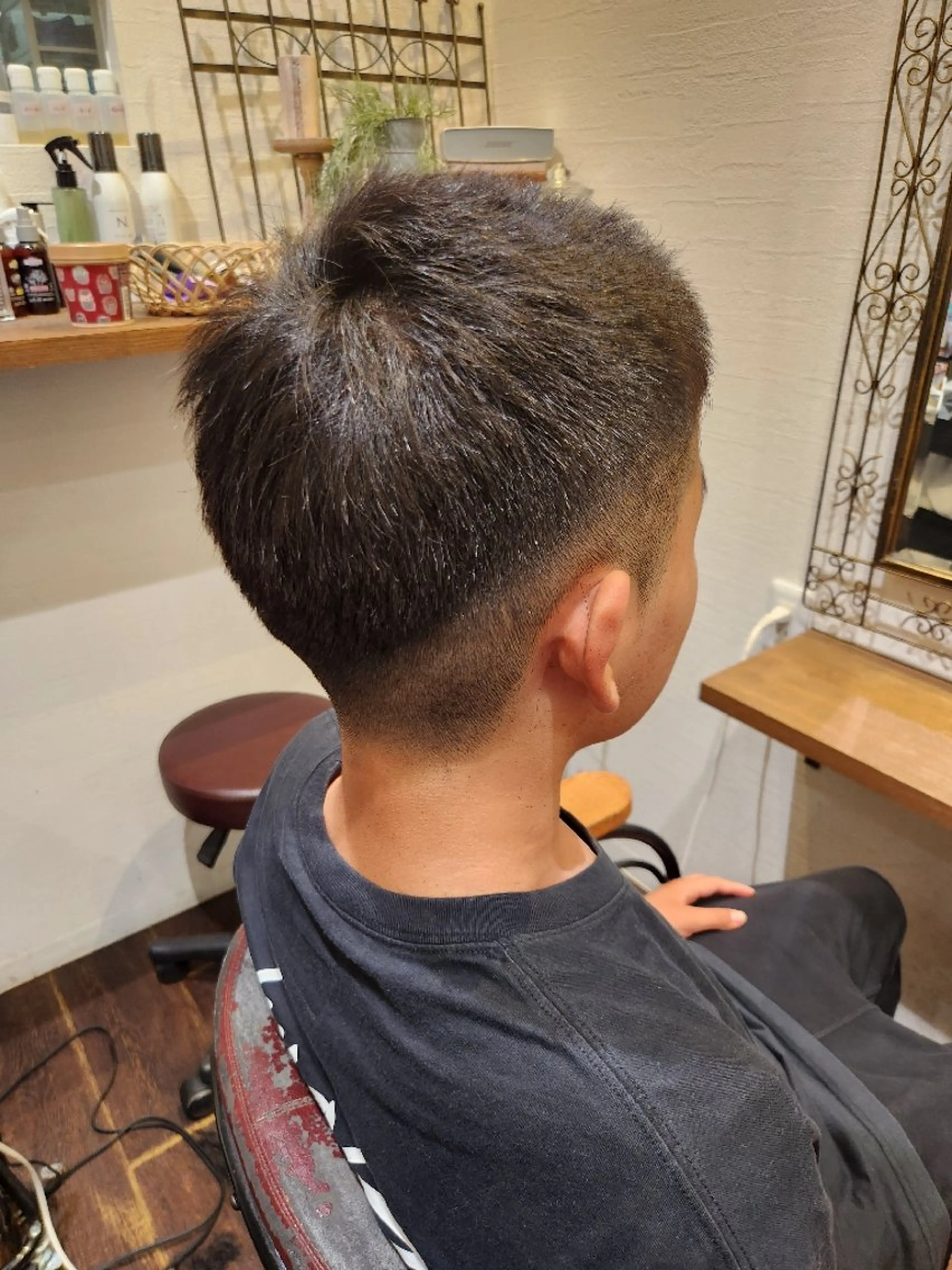 ショート メンズ ボウズ フェードカット 刈り上げ 阪本 俊のヘアスタイル