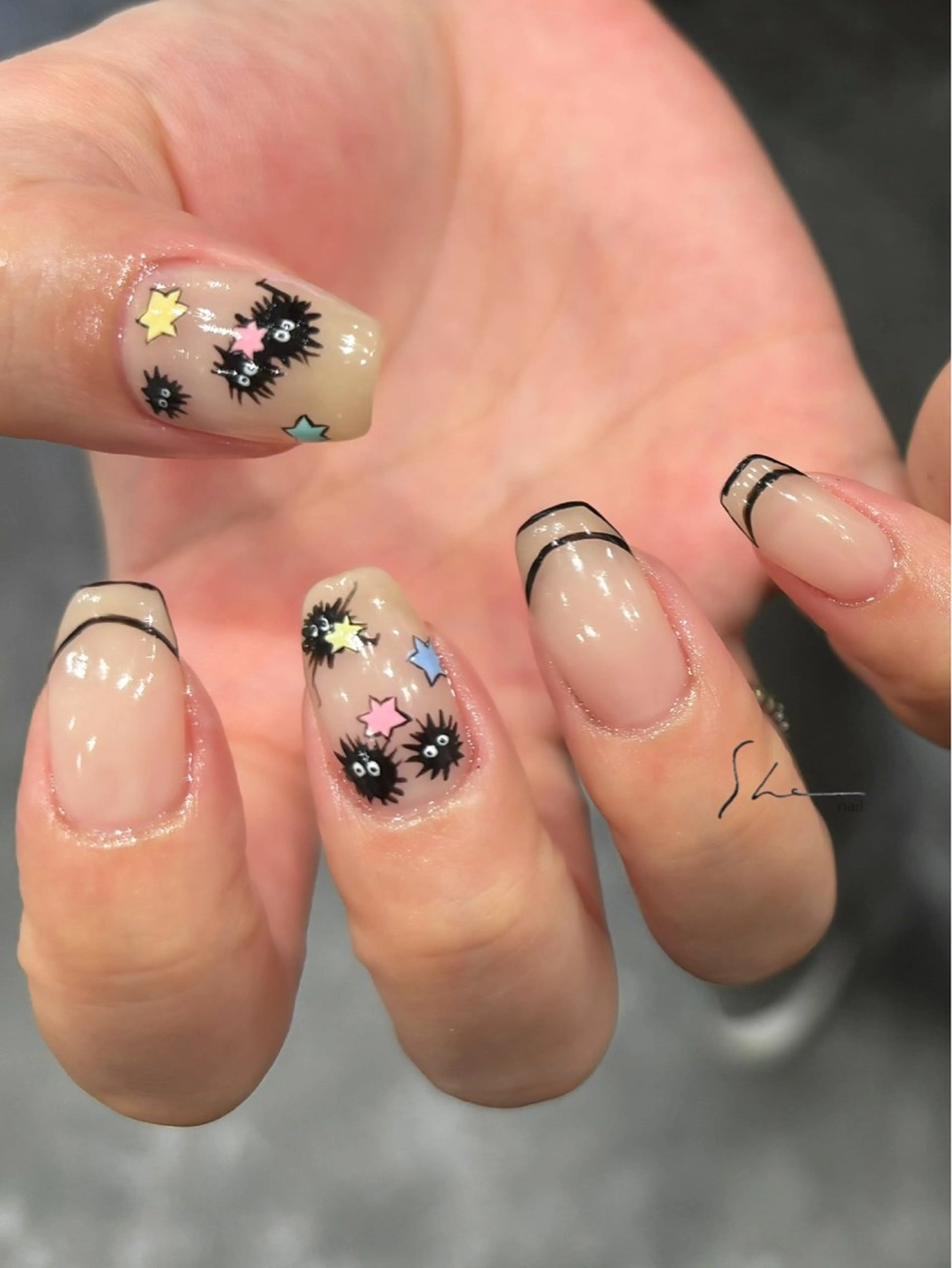 ネイル フレンチネイル ハンドネイル SHE所属・SHE adusaのネイルデザイン