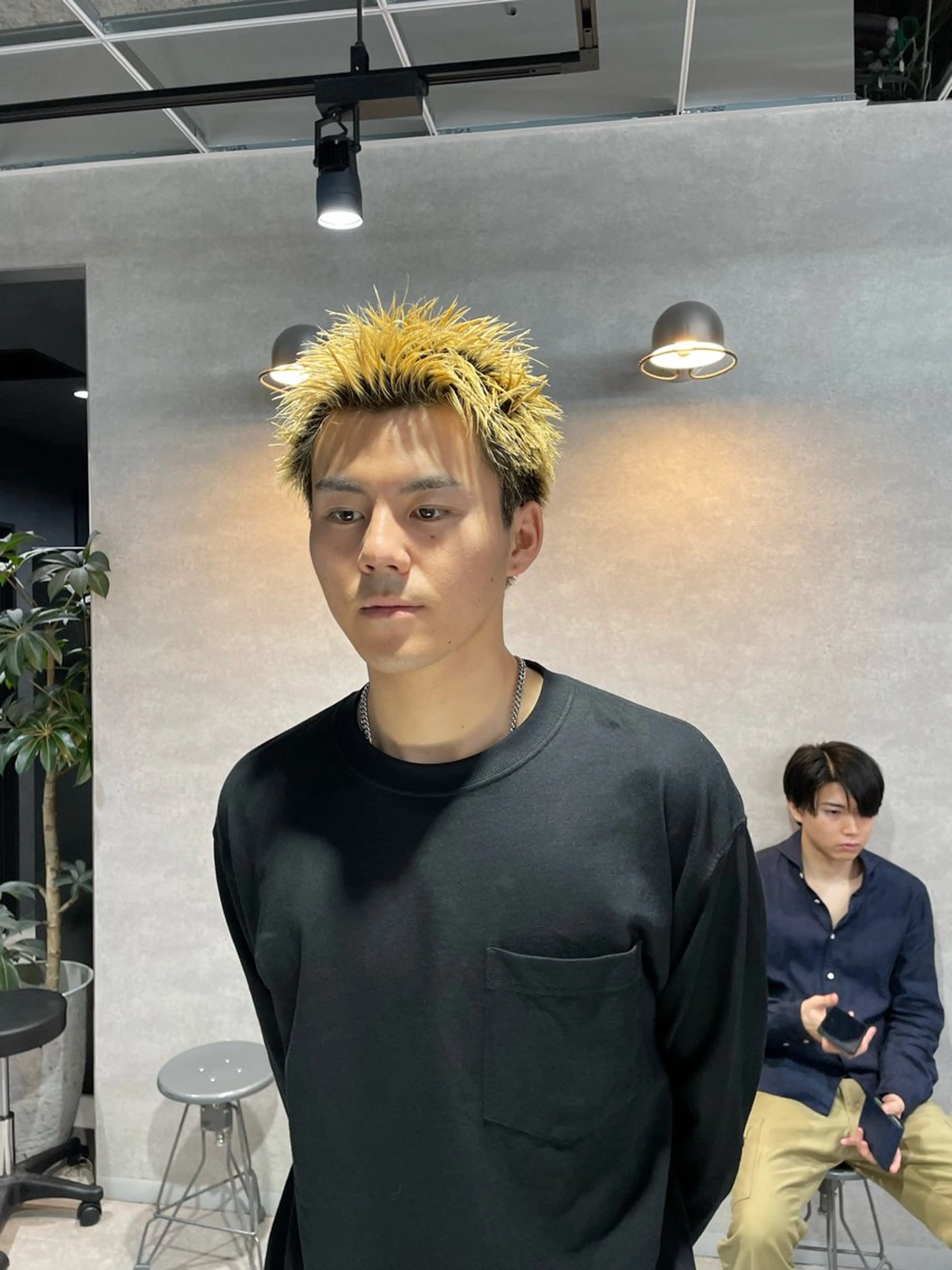 ショート カラー メンズ スパイキーショート ショートヘア 垢抜けハイトーン☀/ 笑顔の美容師/しゅんのヘアスタイル