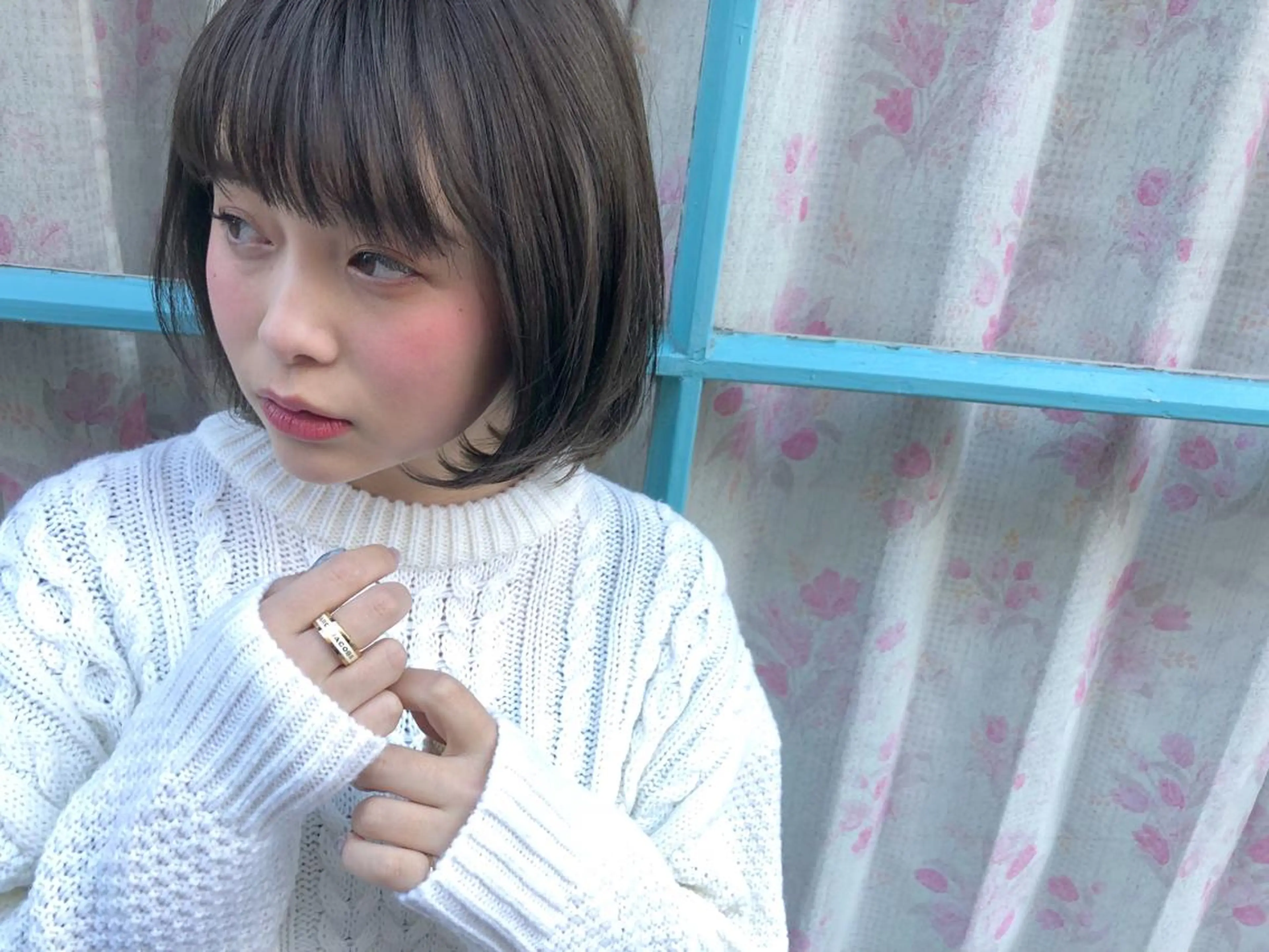 ショート カラー 透明感カラー グレージュ 髪質改善、エクステ 山口卓哉のヘアスタイル