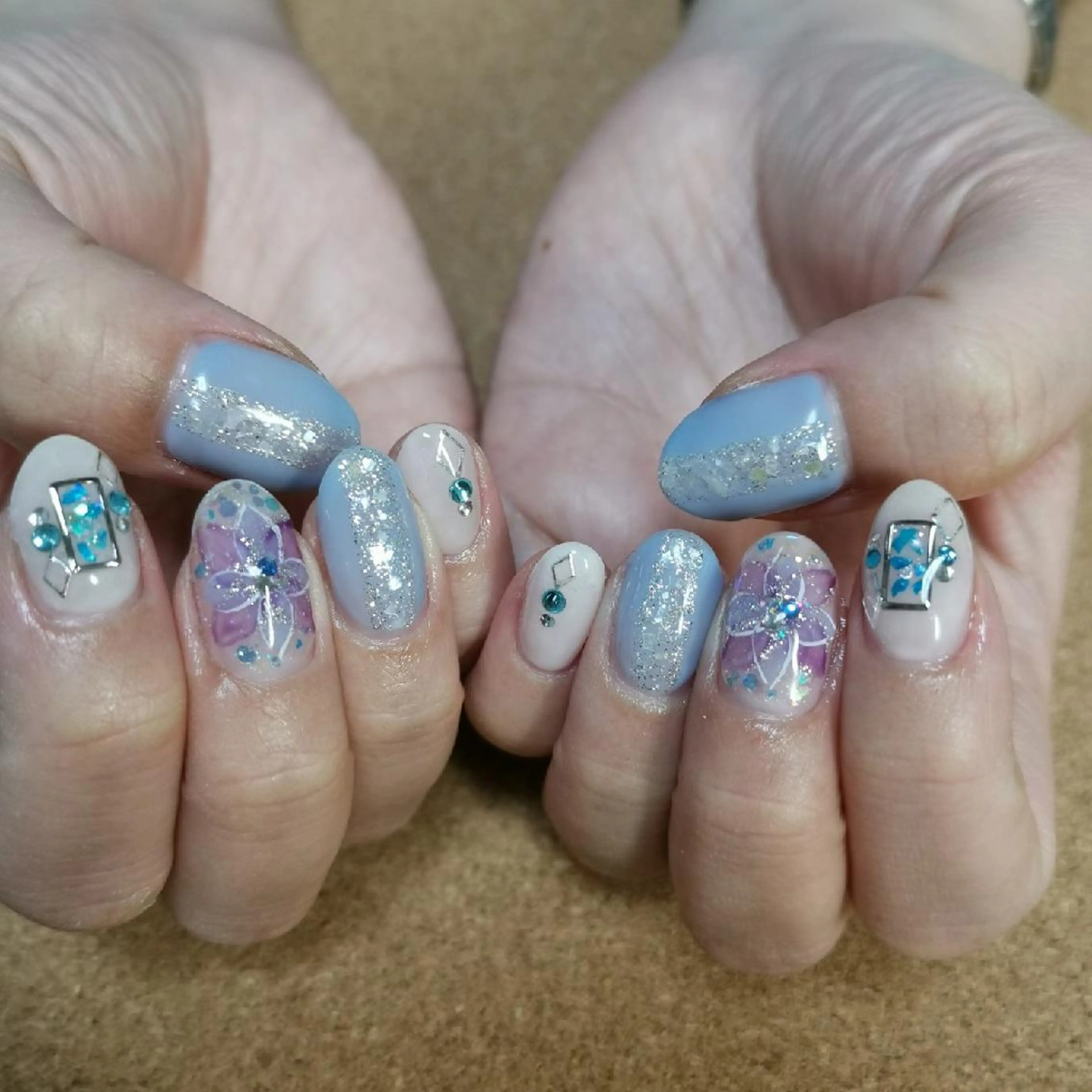 ネイル 持ち込み ハンドネイル reve あやののネイルデザイン