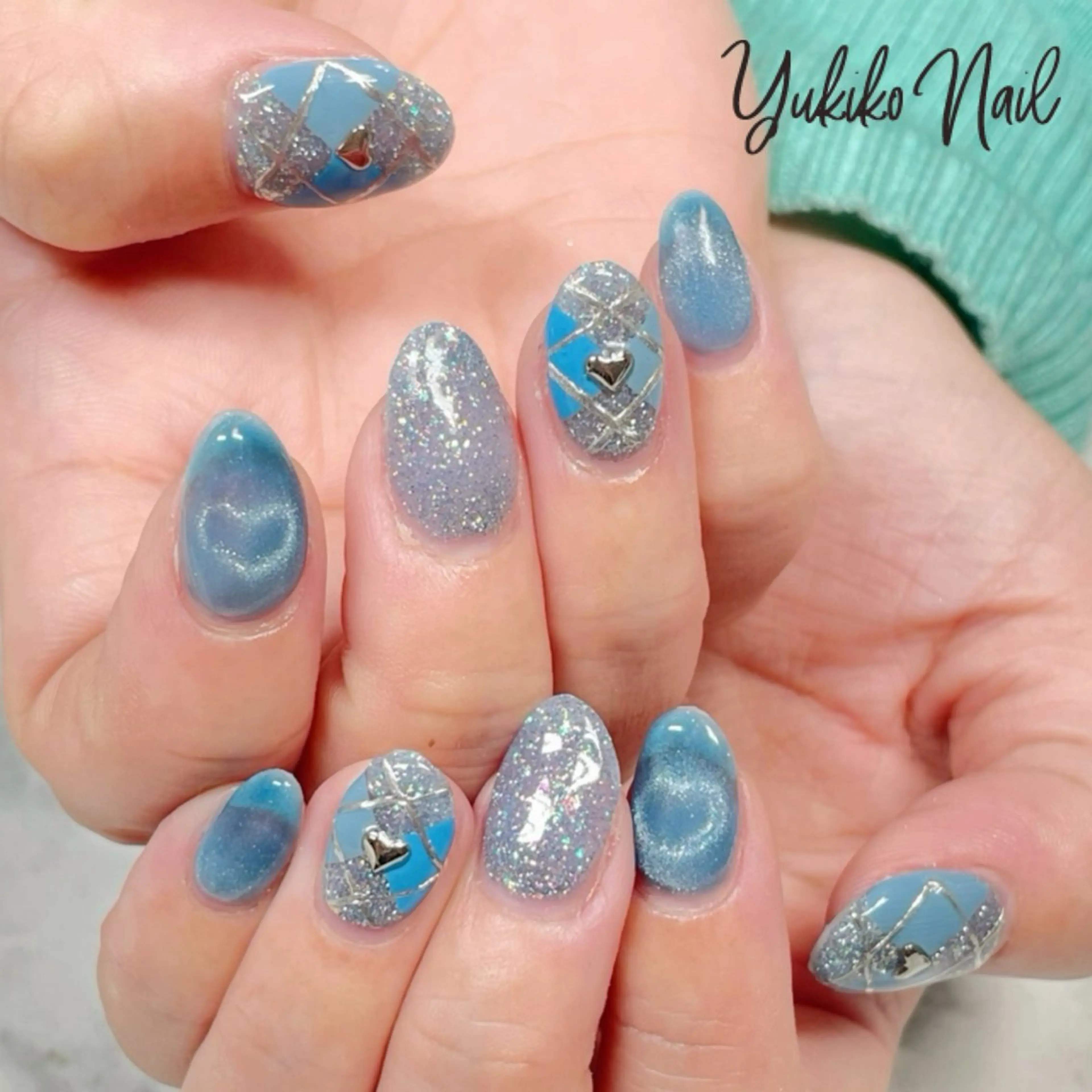 ネイル ブルー キラキラネイル マグネットネイル ハンドネイル ユキコ ネイルのネイルデザイン