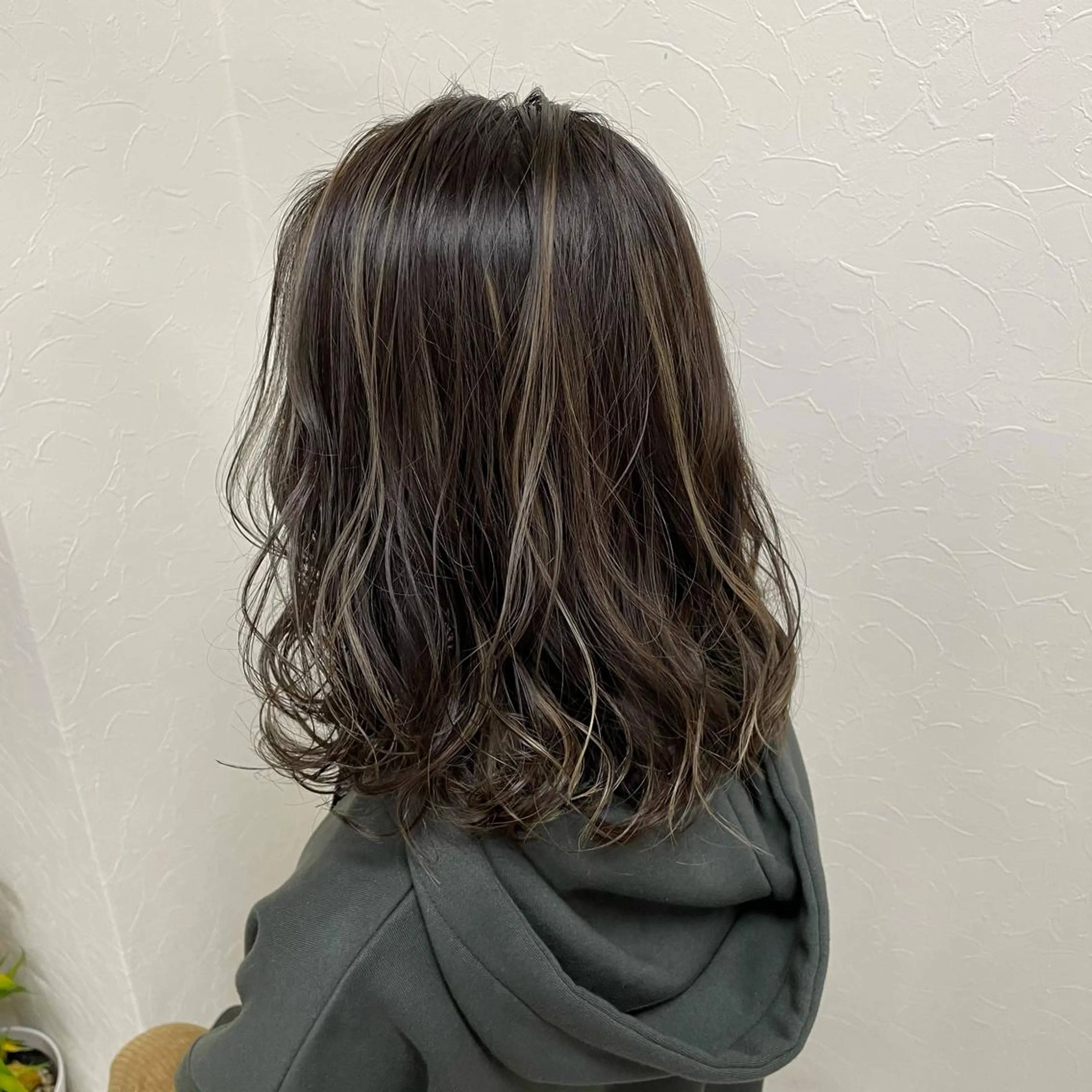 セミロング カラー 【髪質改善】タケウチ 【手で乾かすだけ】のヘアスタイル